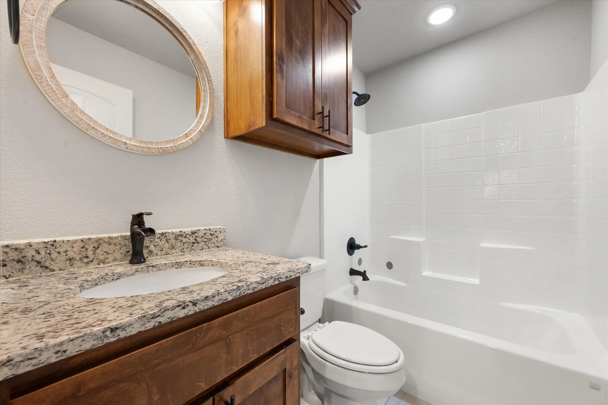 Single Family Residence For Sale in Hood County , 2514 San Gabriel Drive, Granbury, Texas 76048, 3 Bedroom, 2 Bathroom, 2 Garage spaces, 1,478 Sqft, built in 2021, mls#21291689, Real Estate Agent in Granbury, Homes For Sale in Hood county, Homes For Sale in Granbury, Realtor in Granbury Texas, Real Estate Brokerage Independent Realty Texas, Luminita Cordes Realtor
