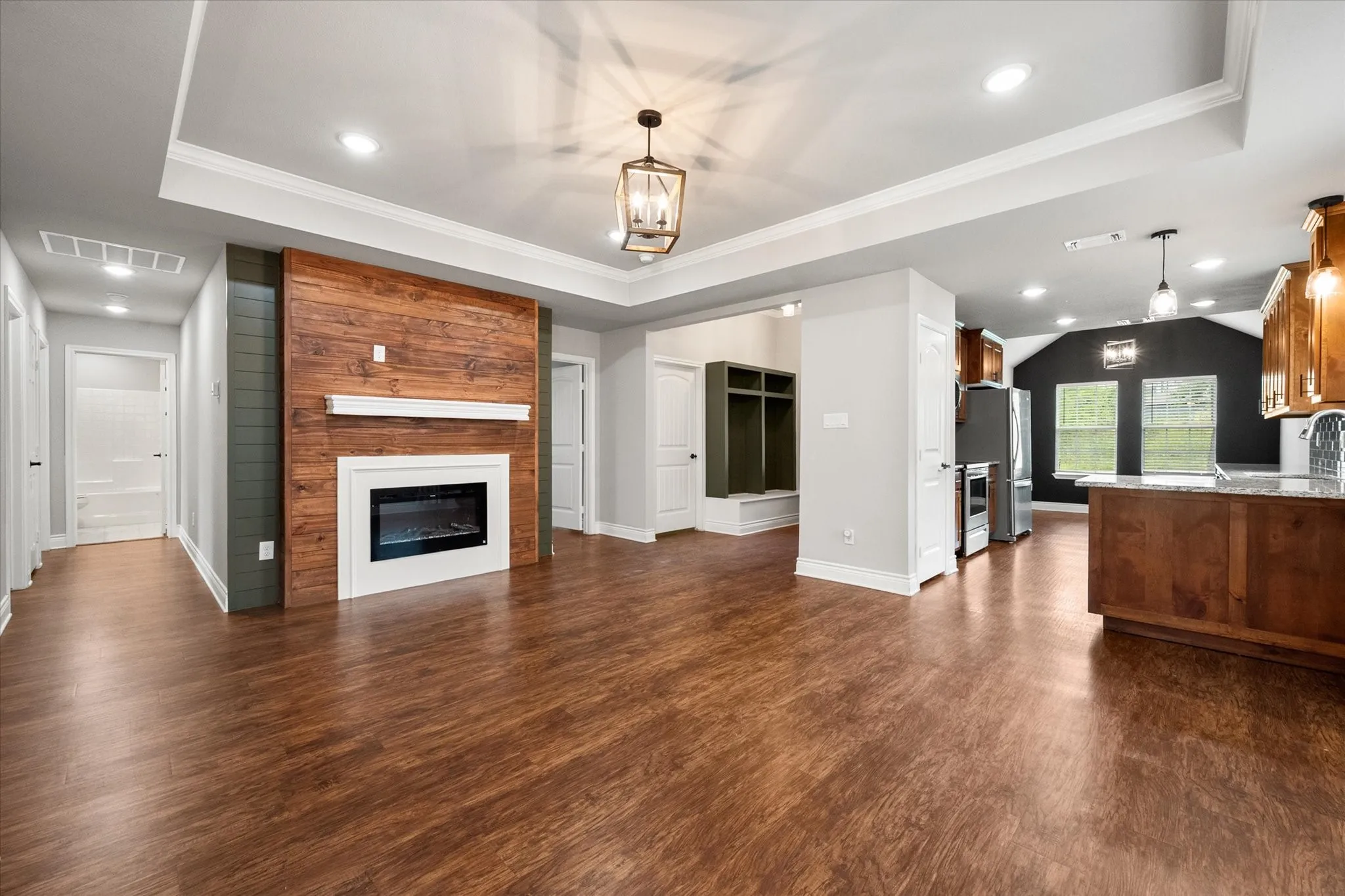 Single Family Residence For Sale in Hood County , 2514 San Gabriel Drive, Granbury, Texas 76048, 3 Bedroom, 2 Bathroom, 2 Garage spaces, 1,478 Sqft, built in 2021, mls#21291689, Real Estate Agent in Granbury, Homes For Sale in Hood county, Homes For Sale in Granbury, Realtor in Granbury Texas, Real Estate Brokerage Independent Realty Texas, Luminita Cordes Realtor
