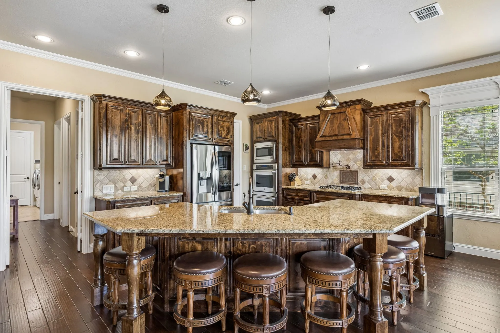 Single Family Residence For Sale in Tarrant County , 6008 The Resort Boulevard, Fort Worth, Texas 76179, 5 Bedroom, 5 Bathroom, 3 Garage spaces, 3,769 Sqft, built in 2012, mls#21291056, Real Estate Agent in Fort Worth, Homes For Sale in Tarrant county, Homes For Sale in Fort Worth, Realtor in Fort Worth Texas, Real Estate Brokerage Independent Realty Texas, Luminita Cordes Realtor