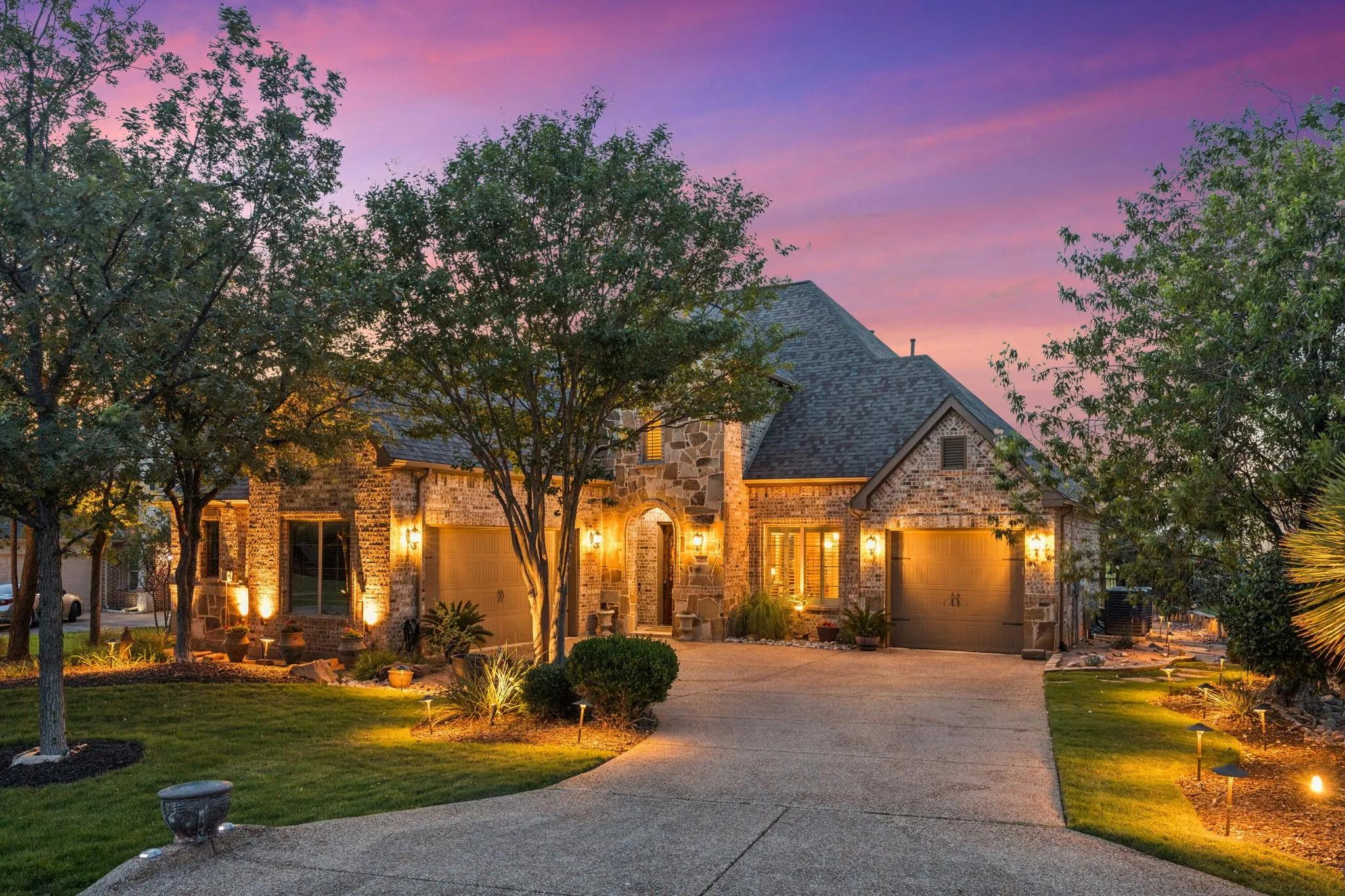Single Family Residence For Sale in Tarrant County , 6008 The Resort Boulevard, Fort Worth, Texas 76179, 5 Bedroom, 5 Bathroom, 3 Garage spaces, 3,769 Sqft, built in 2012, mls#21291056, Real Estate Agent in Fort Worth, Homes For Sale in Tarrant county, Homes For Sale in Fort Worth, Realtor in Fort Worth Texas, Real Estate Brokerage Independent Realty Texas, Luminita Cordes Realtor