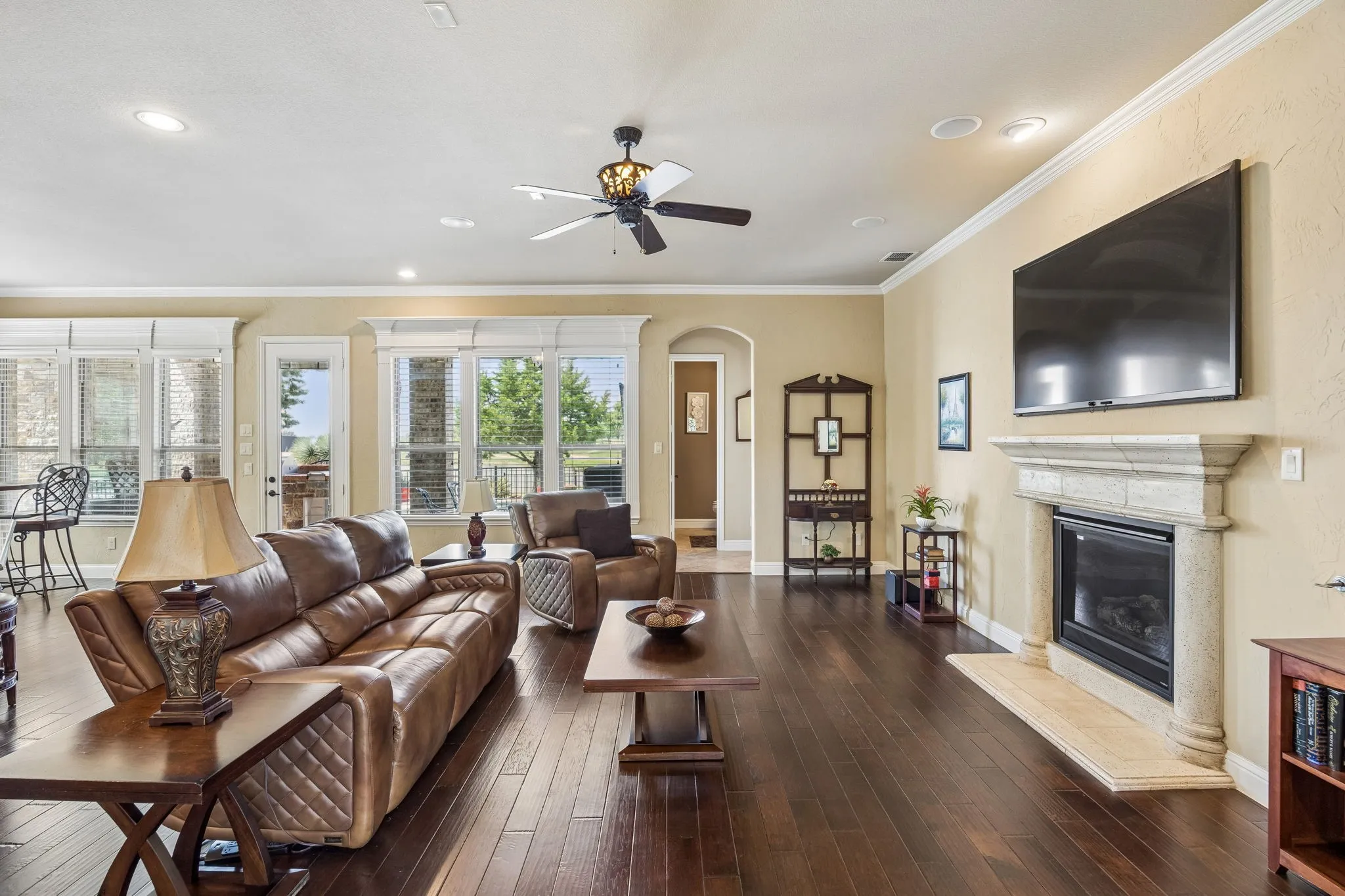 Single Family Residence For Sale in Tarrant County , 6008 The Resort Boulevard, Fort Worth, Texas 76179, 5 Bedroom, 5 Bathroom, 3 Garage spaces, 3,769 Sqft, built in 2012, mls#21291056, Real Estate Agent in Fort Worth, Homes For Sale in Tarrant county, Homes For Sale in Fort Worth, Realtor in Fort Worth Texas, Real Estate Brokerage Independent Realty Texas, Luminita Cordes Realtor