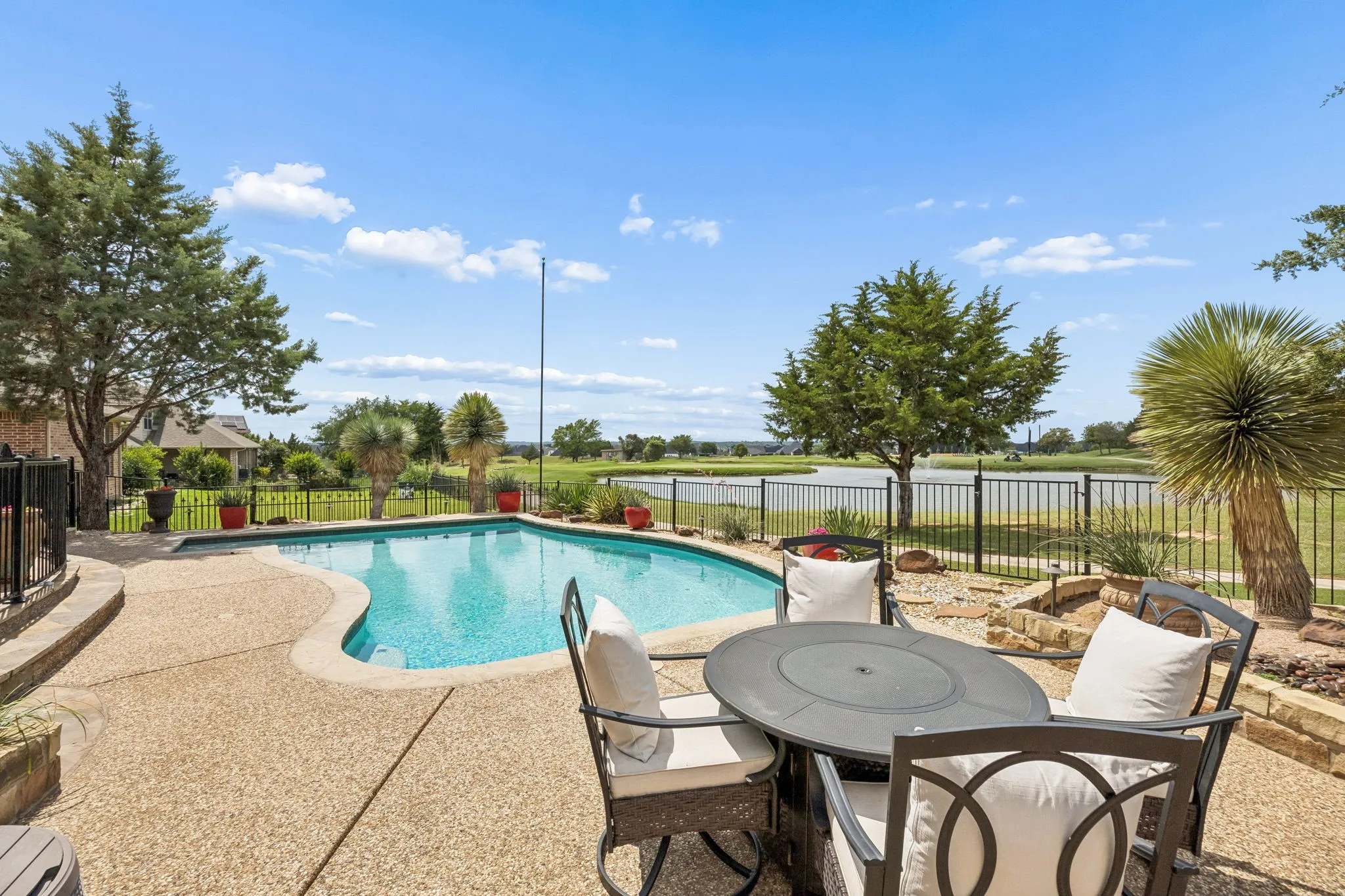 Single Family Residence For Sale in Tarrant County , 6008 The Resort Boulevard, Fort Worth, Texas 76179, 5 Bedroom, 5 Bathroom, 3 Garage spaces, 3,769 Sqft, built in 2012, mls#21291056, Real Estate Agent in Fort Worth, Homes For Sale in Tarrant county, Homes For Sale in Fort Worth, Realtor in Fort Worth Texas, Real Estate Brokerage Independent Realty Texas, Luminita Cordes Realtor