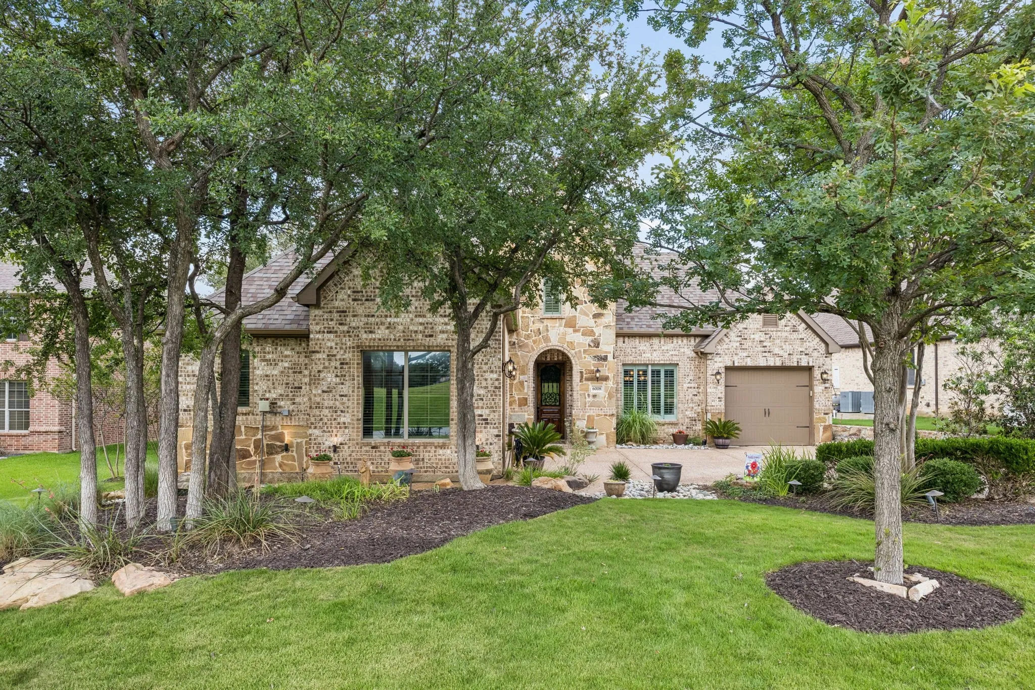 Single Family Residence For Sale in Tarrant County , 6008 The Resort Boulevard, Fort Worth, Texas 76179, 5 Bedroom, 5 Bathroom, 3 Garage spaces, 3,769 Sqft, built in 2012, mls#21291056, Real Estate Agent in Fort Worth, Homes For Sale in Tarrant county, Homes For Sale in Fort Worth, Realtor in Fort Worth Texas, Real Estate Brokerage Independent Realty Texas, Luminita Cordes Realtor