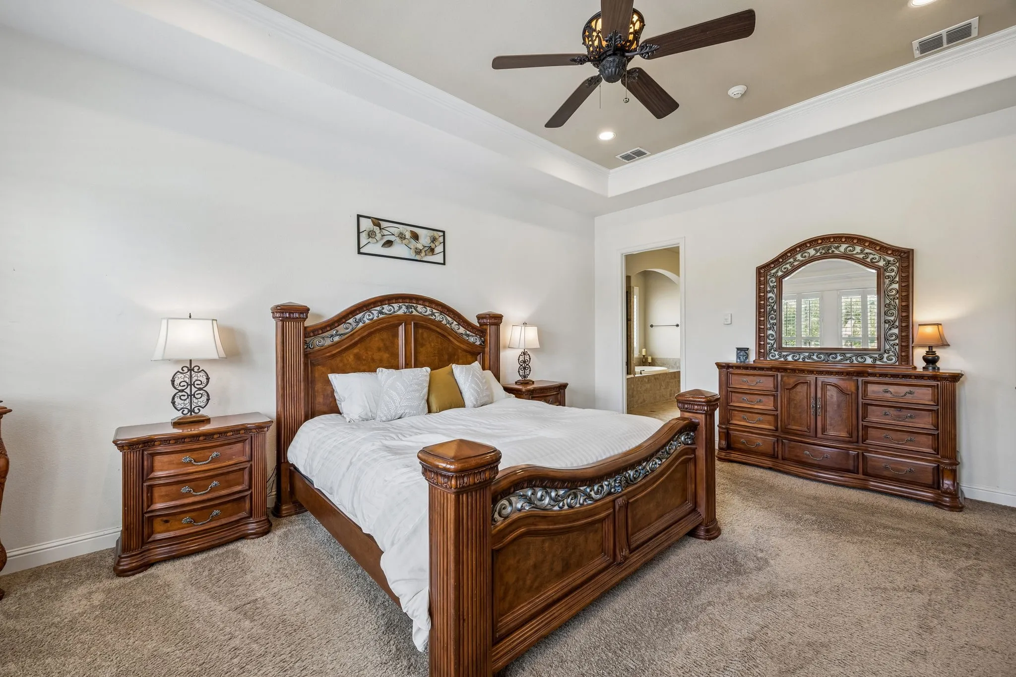 Single Family Residence For Sale in Tarrant County , 6008 The Resort Boulevard, Fort Worth, Texas 76179, 5 Bedroom, 5 Bathroom, 3 Garage spaces, 3,769 Sqft, built in 2012, mls#21291056, Real Estate Agent in Fort Worth, Homes For Sale in Tarrant county, Homes For Sale in Fort Worth, Realtor in Fort Worth Texas, Real Estate Brokerage Independent Realty Texas, Luminita Cordes Realtor