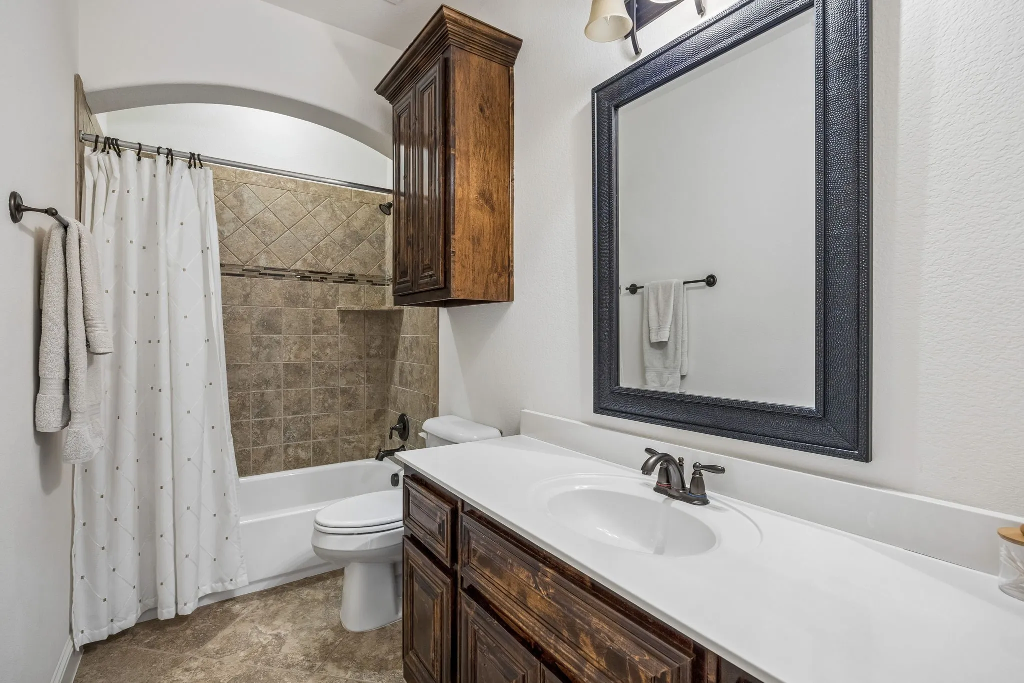 Single Family Residence For Sale in Tarrant County , 6008 The Resort Boulevard, Fort Worth, Texas 76179, 5 Bedroom, 5 Bathroom, 3 Garage spaces, 3,769 Sqft, built in 2012, mls#21291056, Real Estate Agent in Fort Worth, Homes For Sale in Tarrant county, Homes For Sale in Fort Worth, Realtor in Fort Worth Texas, Real Estate Brokerage Independent Realty Texas, Luminita Cordes Realtor