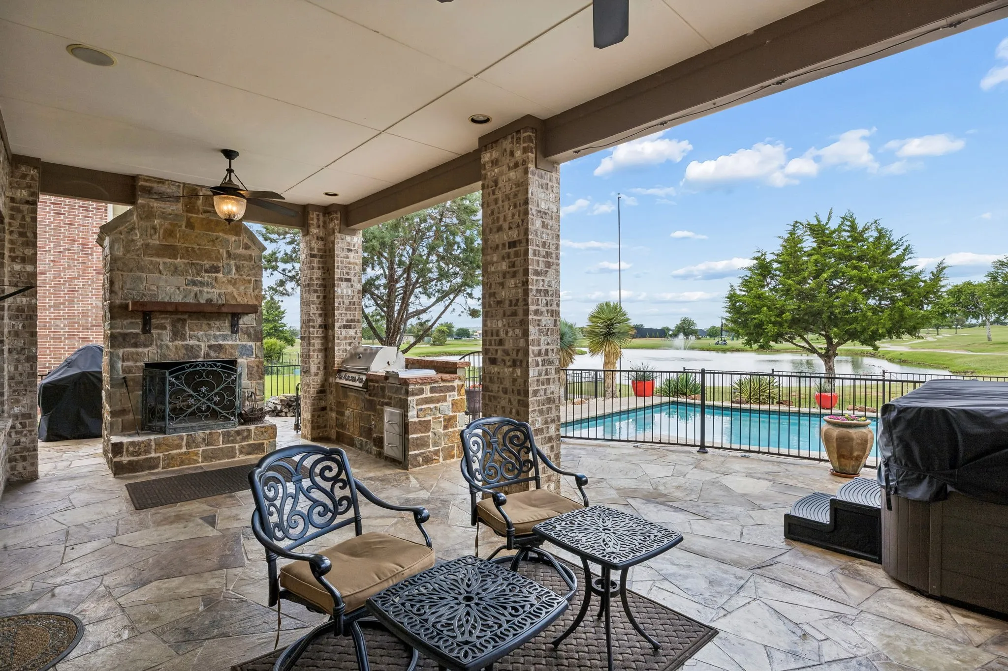 Single Family Residence For Sale in Tarrant County , 6008 The Resort Boulevard, Fort Worth, Texas 76179, 5 Bedroom, 5 Bathroom, 3 Garage spaces, 3,769 Sqft, built in 2012, mls#21291056, Real Estate Agent in Fort Worth, Homes For Sale in Tarrant county, Homes For Sale in Fort Worth, Realtor in Fort Worth Texas, Real Estate Brokerage Independent Realty Texas, Luminita Cordes Realtor