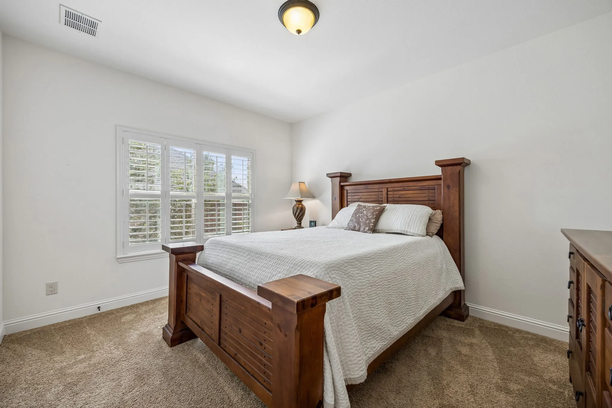 Single Family Residence For Sale in Tarrant County , 6008 The Resort Boulevard, Fort Worth, Texas 76179, 5 Bedroom, 5 Bathroom, 3 Garage spaces, 3,769 Sqft, built in 2012, mls#21291056, Real Estate Agent in Fort Worth, Homes For Sale in Tarrant county, Homes For Sale in Fort Worth, Realtor in Fort Worth Texas, Real Estate Brokerage Independent Realty Texas, Luminita Cordes Realtor