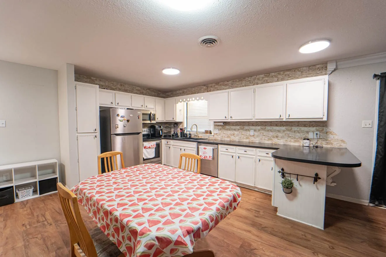 Single Family Residence For Sale in Stephens County , 2405 Sha Lane, Breckenridge, Texas 76424, 3 Bedrooms, 2 Bathrooms, 2 Garage spaces, 1,352 Sqft, built in 1978, Price $185,000, mls#21267462, Real Estate Agent in Breckenridge, Homes For Sale in Stephens county, Homes For Sale in Breckenridge, Realtor in Breckenridge Texas, Real Estate Brokerage Independent Realty Texas, Luminita Cordes Realtor