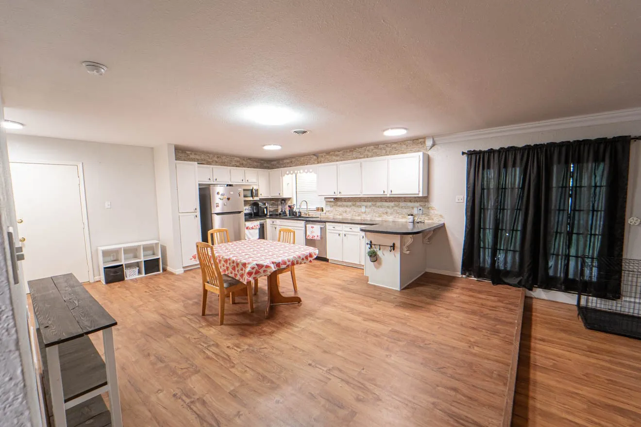 Single Family Residence For Sale in Stephens County , 2405 Sha Lane, Breckenridge, Texas 76424, 3 Bedrooms, 2 Bathrooms, 2 Garage spaces, 1,352 Sqft, built in 1978, Price $185,000, mls#21267462, Real Estate Agent in Breckenridge, Homes For Sale in Stephens county, Homes For Sale in Breckenridge, Realtor in Breckenridge Texas, Real Estate Brokerage Independent Realty Texas, Luminita Cordes Realtor