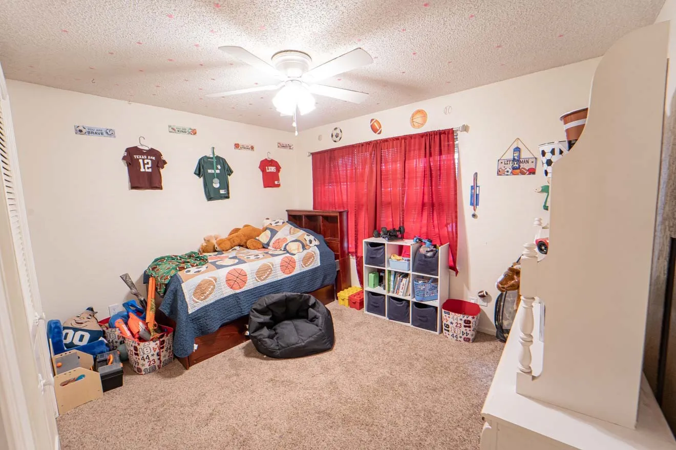 Single Family Residence For Sale in Stephens County , 2405 Sha Lane, Breckenridge, Texas 76424, 3 Bedrooms, 2 Bathrooms, 2 Garage spaces, 1,352 Sqft, built in 1978, Price $185,000, mls#21267462, Real Estate Agent in Breckenridge, Homes For Sale in Stephens county, Homes For Sale in Breckenridge, Realtor in Breckenridge Texas, Real Estate Brokerage Independent Realty Texas, Luminita Cordes Realtor