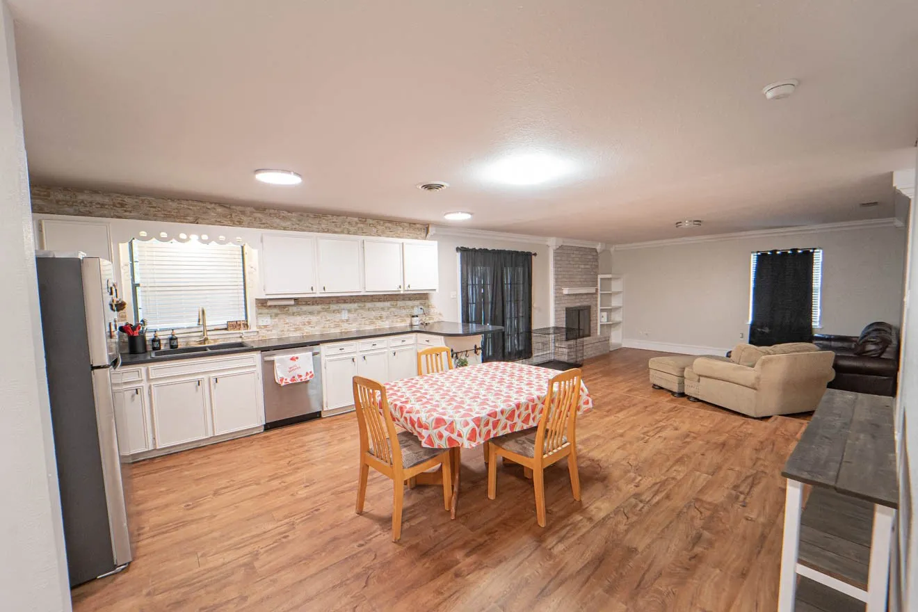 Single Family Residence For Sale in Stephens County , 2405 Sha Lane, Breckenridge, Texas 76424, 3 Bedrooms, 2 Bathrooms, 2 Garage spaces, 1,352 Sqft, built in 1978, Price $185,000, mls#21267462, Real Estate Agent in Breckenridge, Homes For Sale in Stephens county, Homes For Sale in Breckenridge, Realtor in Breckenridge Texas, Real Estate Brokerage Independent Realty Texas, Luminita Cordes Realtor