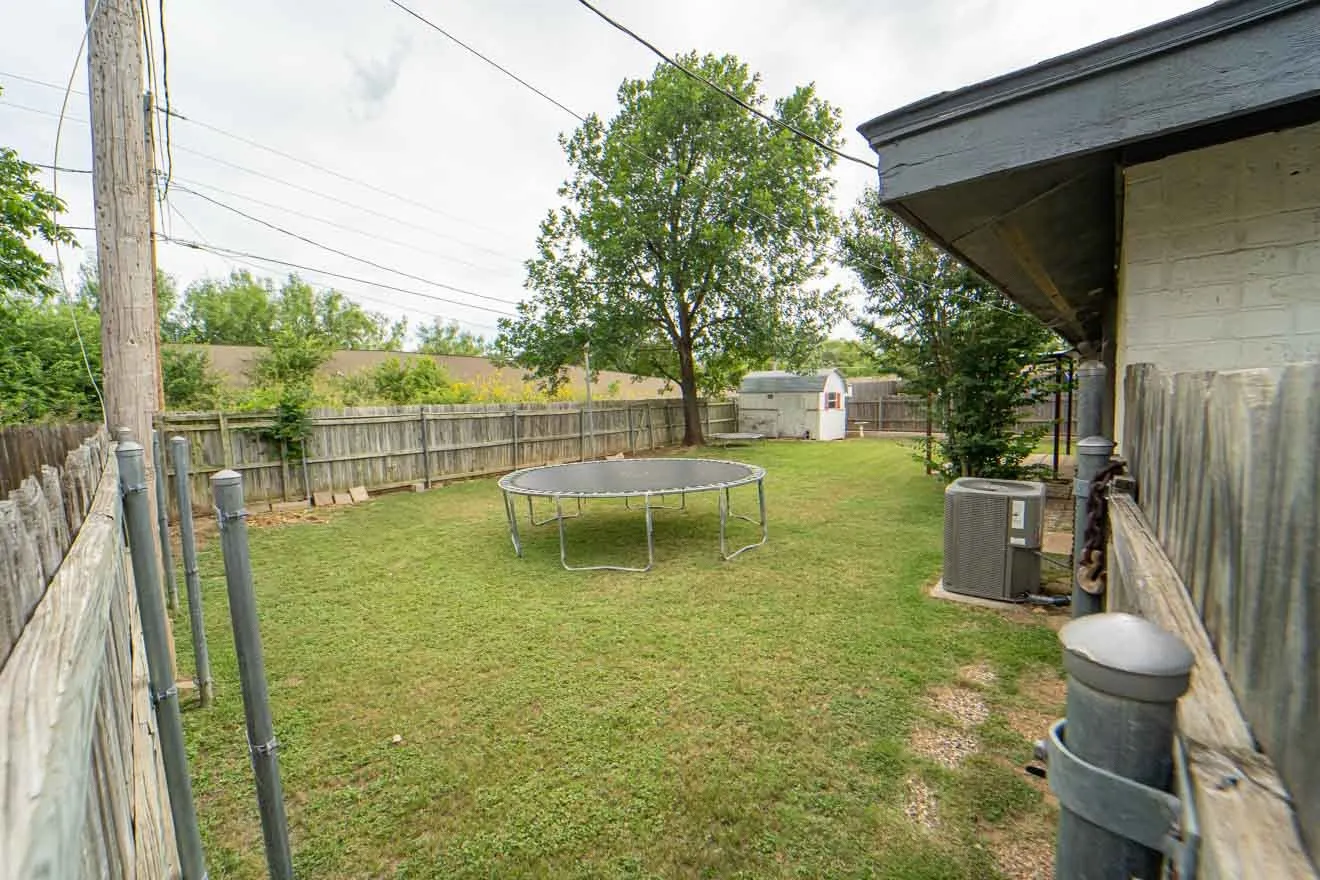 Single Family Residence For Sale in Stephens County , 2405 Sha Lane, Breckenridge, Texas 76424, 3 Bedrooms, 2 Bathrooms, 2 Garage spaces, 1,352 Sqft, built in 1978, Price $185,000, mls#21267462, Real Estate Agent in Breckenridge, Homes For Sale in Stephens county, Homes For Sale in Breckenridge, Realtor in Breckenridge Texas, Real Estate Brokerage Independent Realty Texas, Luminita Cordes Realtor