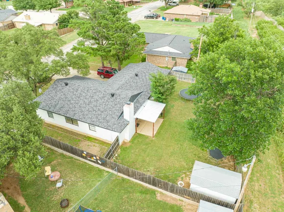 Single Family Residence For Sale in Stephens County , 2405 Sha Lane, Breckenridge, Texas 76424, 3 Bedrooms, 2 Bathrooms, 2 Garage spaces, 1,352 Sqft, built in 1978, Price $185,000, mls#21267462, Real Estate Agent in Breckenridge, Homes For Sale in Stephens county, Homes For Sale in Breckenridge, Realtor in Breckenridge Texas, Real Estate Brokerage Independent Realty Texas, Luminita Cordes Realtor