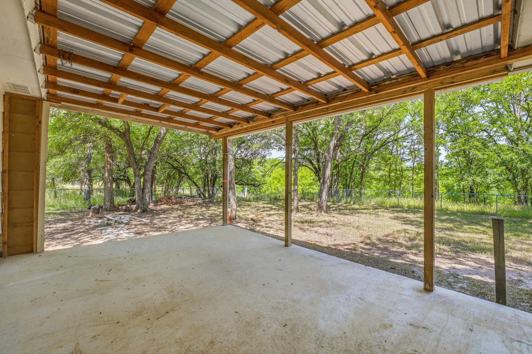 Single Family Residence For Sale in Erath County , 702 S Jackson Street, Stephenville, Texas 76401, 4 Bedrooms, 1 Bathroom, Garage spaces, 1,516 Sqft, built in 1983, Price $225,000, mls#21291705, Real Estate Agent in Stephenville, Homes For Sale in Erath county, Homes For Sale in Stephenville, Realtor in Stephenville Texas, Real Estate Brokerage Independent Realty Texas, Luminita Cordes Realtor