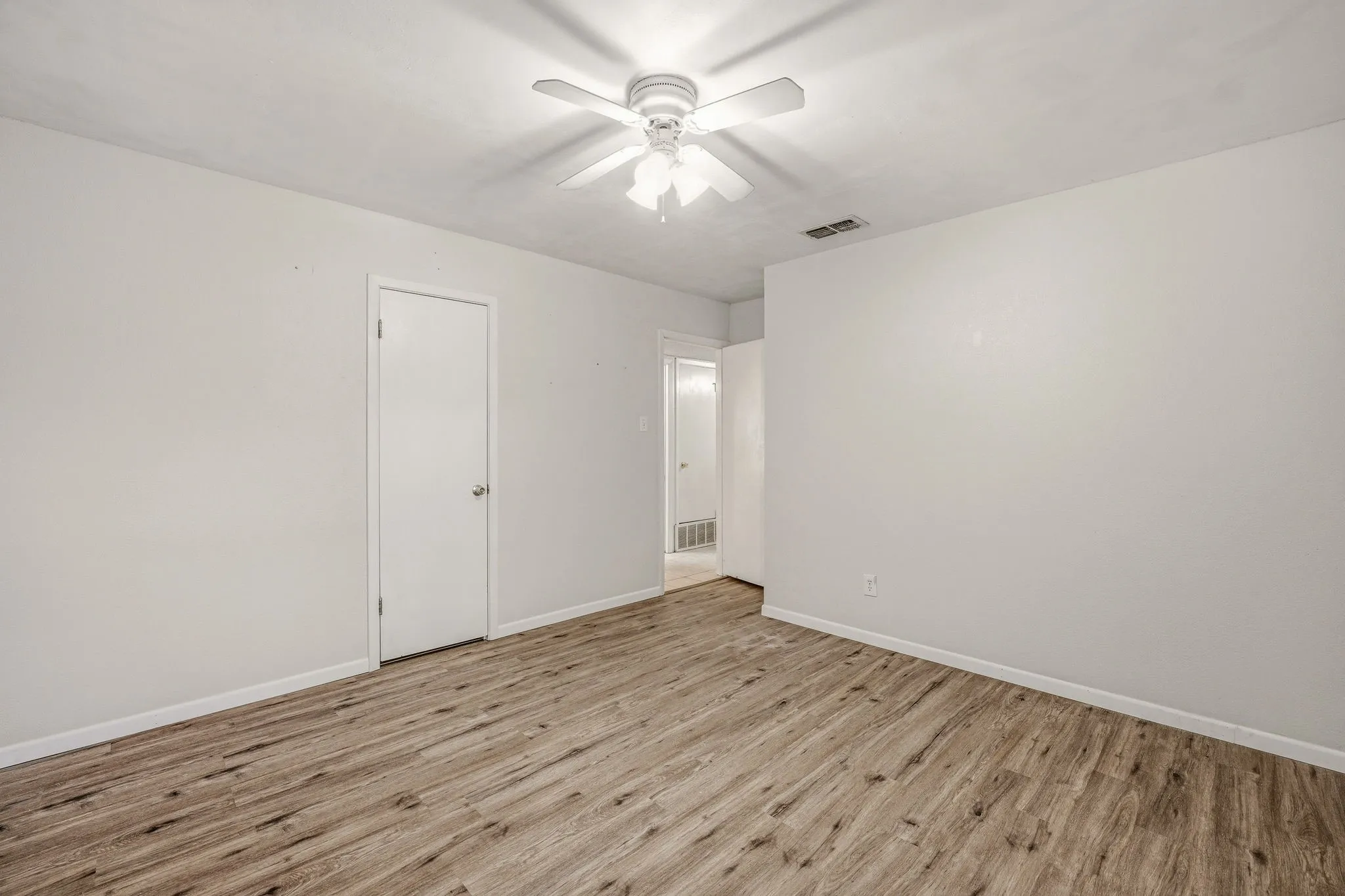 Single Family Residence For Sale in Erath County , 702 S Jackson Street, Stephenville, Texas 76401, 4 Bedrooms, 1 Bathroom, Garage spaces, 1,516 Sqft, built in 1983, Price $225,000, mls#21291705, Real Estate Agent in Stephenville, Homes For Sale in Erath county, Homes For Sale in Stephenville, Realtor in Stephenville Texas, Real Estate Brokerage Independent Realty Texas, Luminita Cordes Realtor