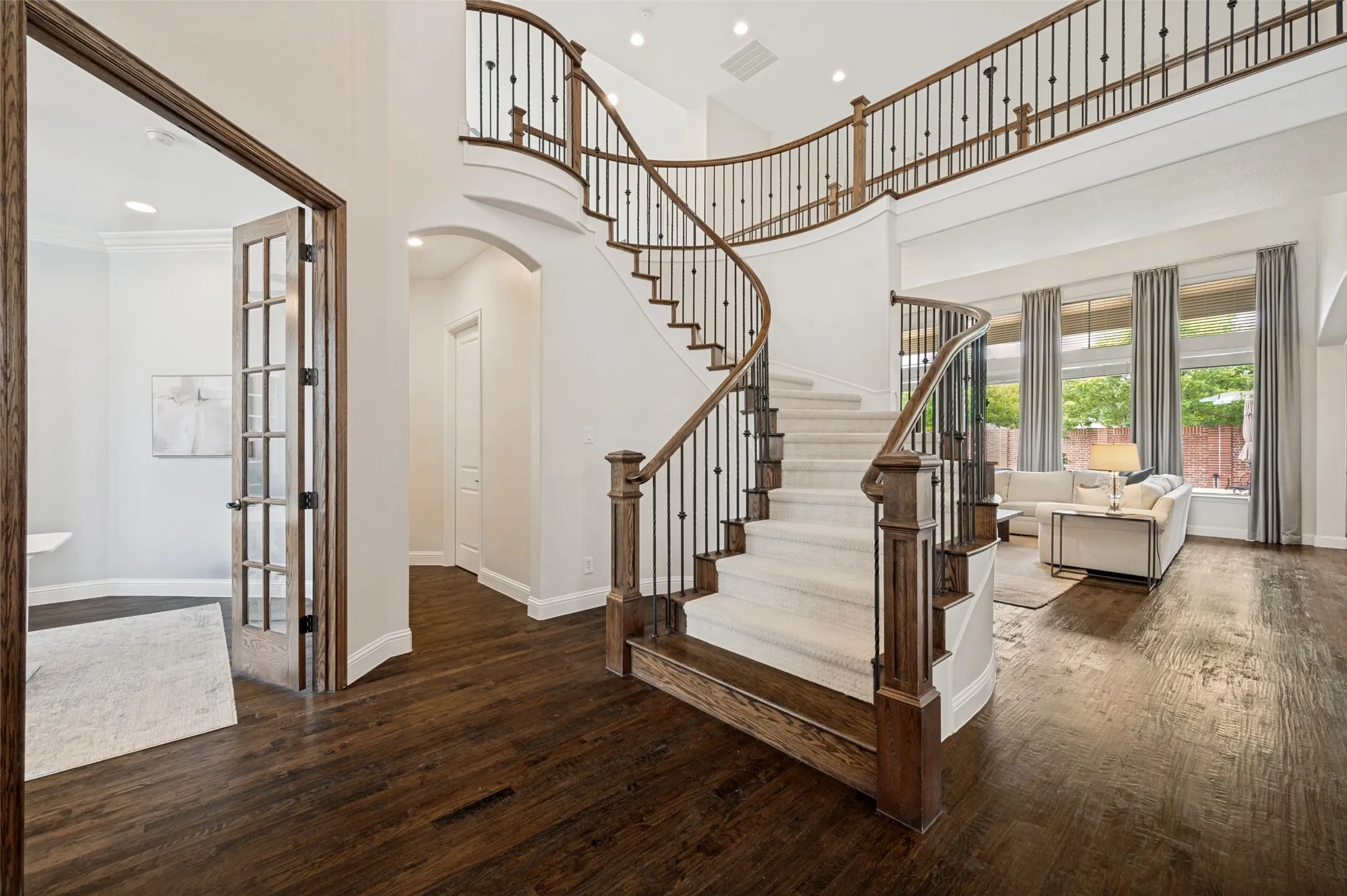 Single Family Residence For Sale in Denton County , 7391 Calla Lilly Lane, Frisco, Texas 75034, 5 Bedroom, 5 Bathroom, 3 Garage spaces, 4,460 Sqft, built in 2013, mls#21279230, Real Estate Agent in Frisco, Homes For Sale in Denton county, Homes For Sale in Frisco, Realtor in Frisco Texas, Real Estate Brokerage Independent Realty Texas, Luminita Cordes Realtor
