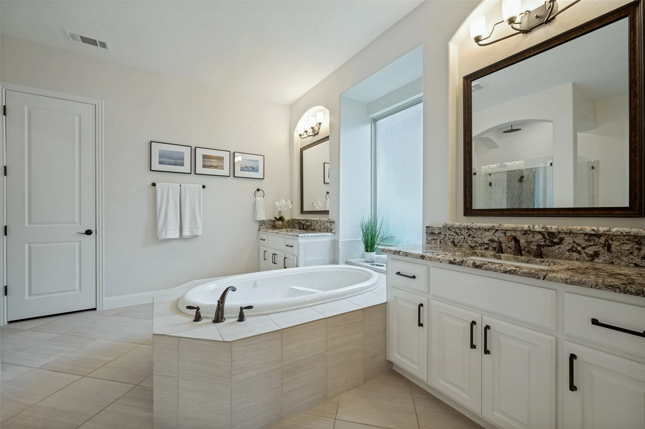 Single Family Residence For Sale in Denton County , 7391 Calla Lilly Lane, Frisco, Texas 75034, 5 Bedroom, 5 Bathroom, 3 Garage spaces, 4,460 Sqft, built in 2013, mls#21279230, Real Estate Agent in Frisco, Homes For Sale in Denton county, Homes For Sale in Frisco, Realtor in Frisco Texas, Real Estate Brokerage Independent Realty Texas, Luminita Cordes Realtor