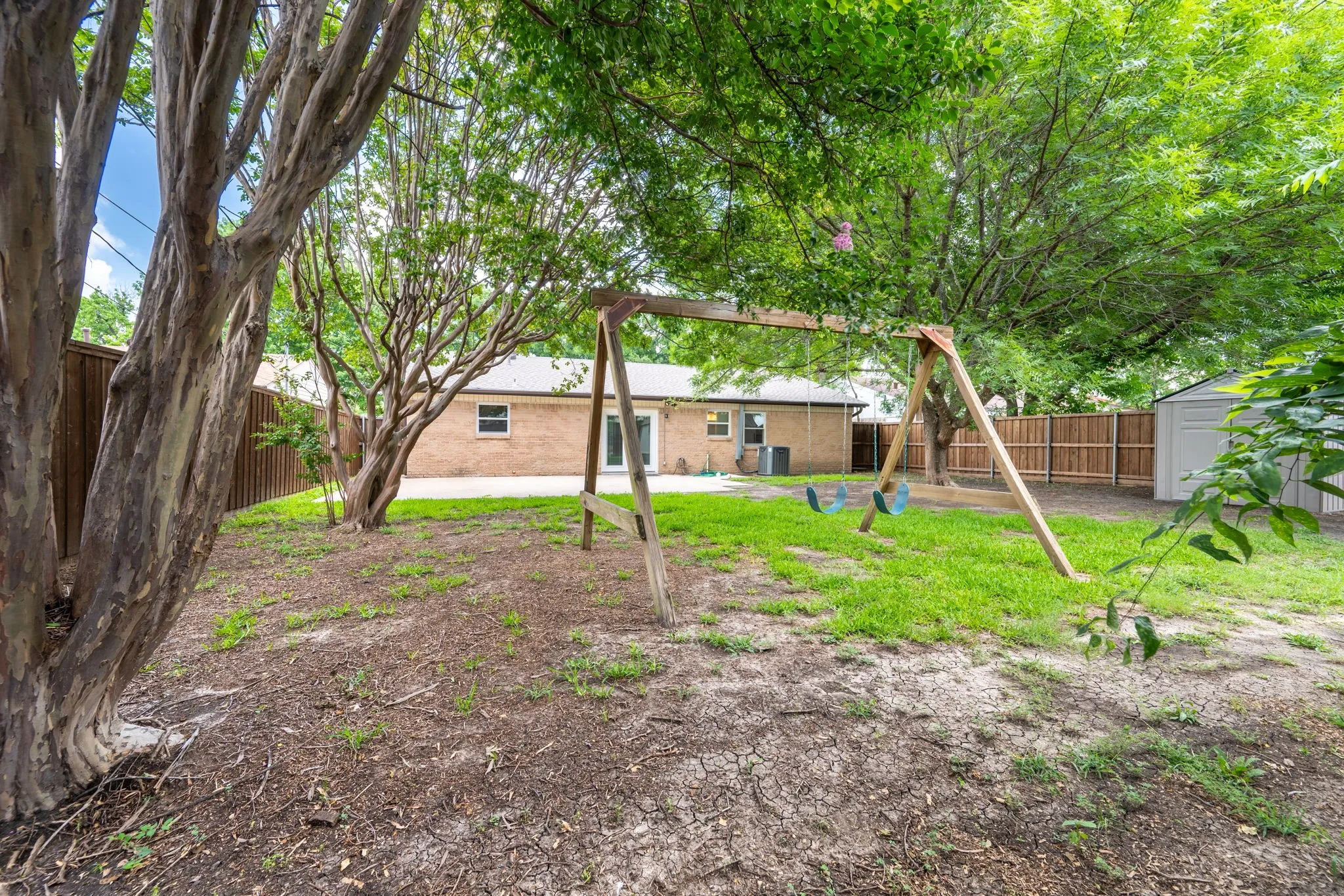 Single Family Residence For Sale in Dallas County , 1213 Trellis Drive, Garland, Texas 75040, 3 Bedroom, 2 Bathroom, Garage spaces, 1,420 Sqft, built in 1965, mls#21291673, Real Estate Agent in Garland, Homes For Sale in Dallas county, Homes For Sale in Garland, Realtor in Garland Texas, Real Estate Brokerage Independent Realty Texas, Luminita Cordes Realtor