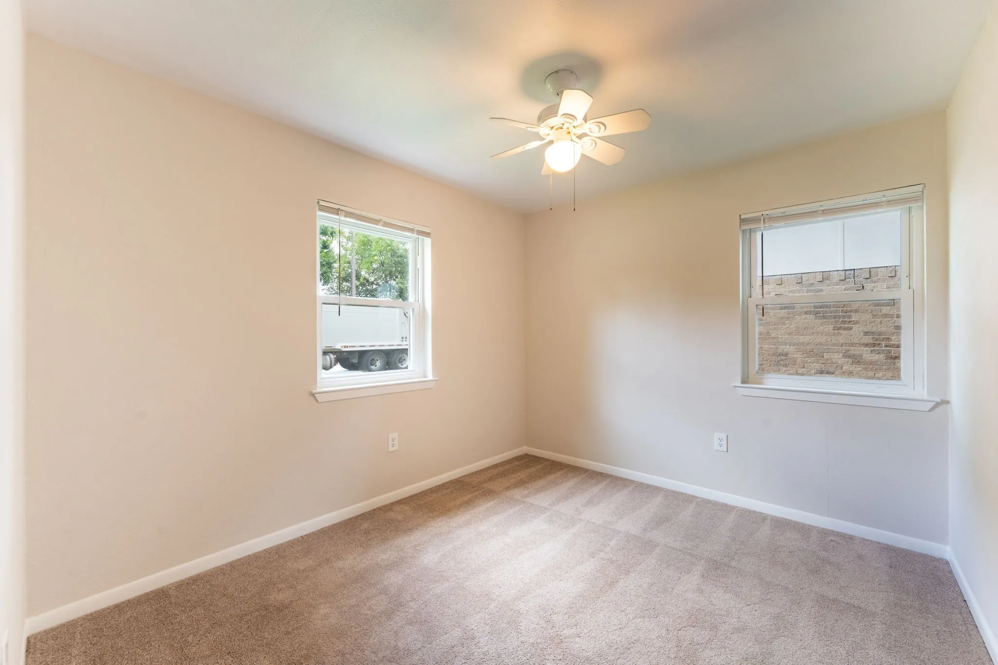 Single Family Residence For Sale in Dallas County , 1213 Trellis Drive, Garland, Texas 75040, 3 Bedroom, 2 Bathroom, Garage spaces, 1,420 Sqft, built in 1965, mls#21291673, Real Estate Agent in Garland, Homes For Sale in Dallas county, Homes For Sale in Garland, Realtor in Garland Texas, Real Estate Brokerage Independent Realty Texas, Luminita Cordes Realtor