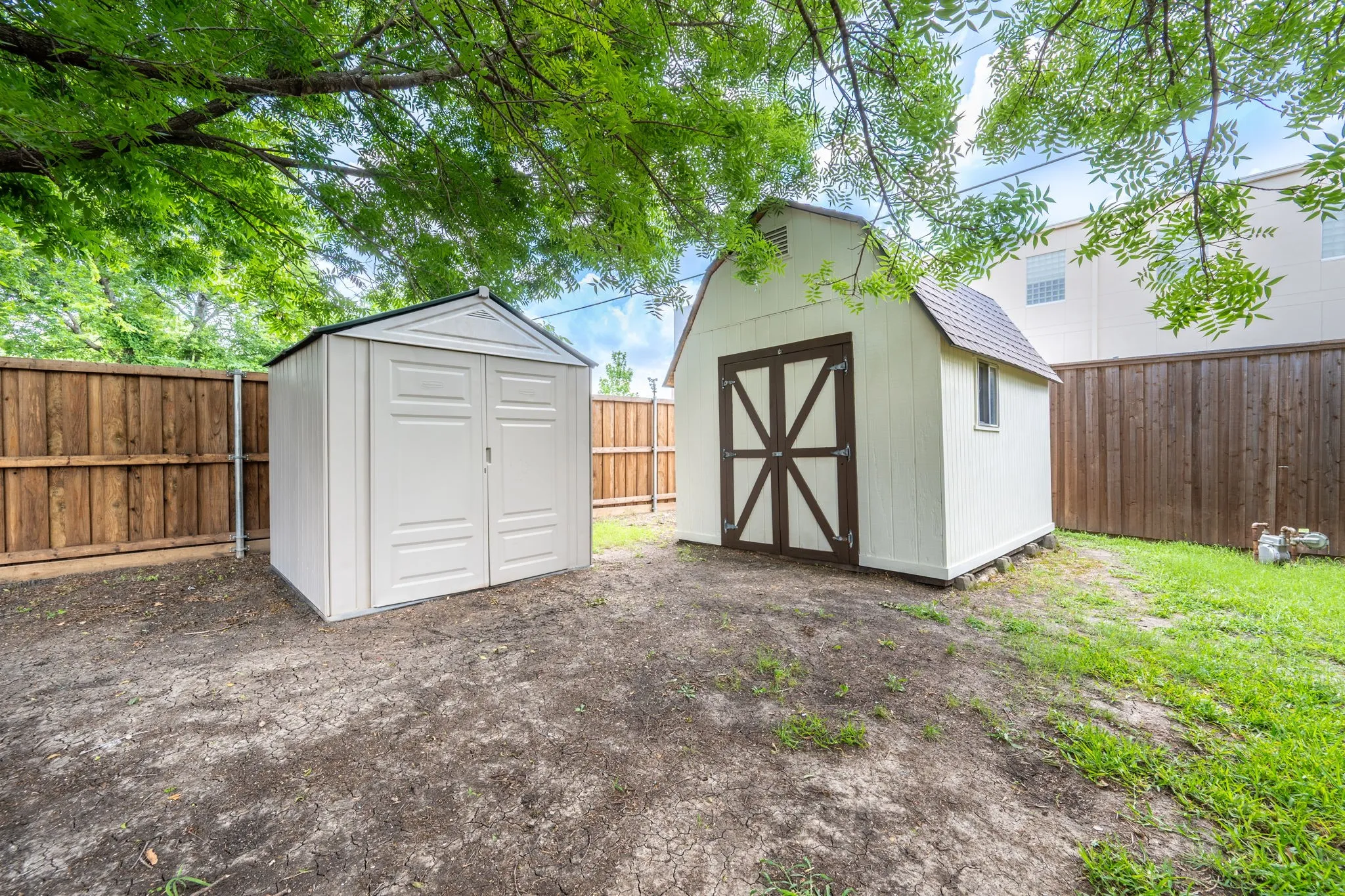 Single Family Residence For Sale in Dallas County , 1213 Trellis Drive, Garland, Texas 75040, 3 Bedroom, 2 Bathroom, Garage spaces, 1,420 Sqft, built in 1965, mls#21291673, Real Estate Agent in Garland, Homes For Sale in Dallas county, Homes For Sale in Garland, Realtor in Garland Texas, Real Estate Brokerage Independent Realty Texas, Luminita Cordes Realtor