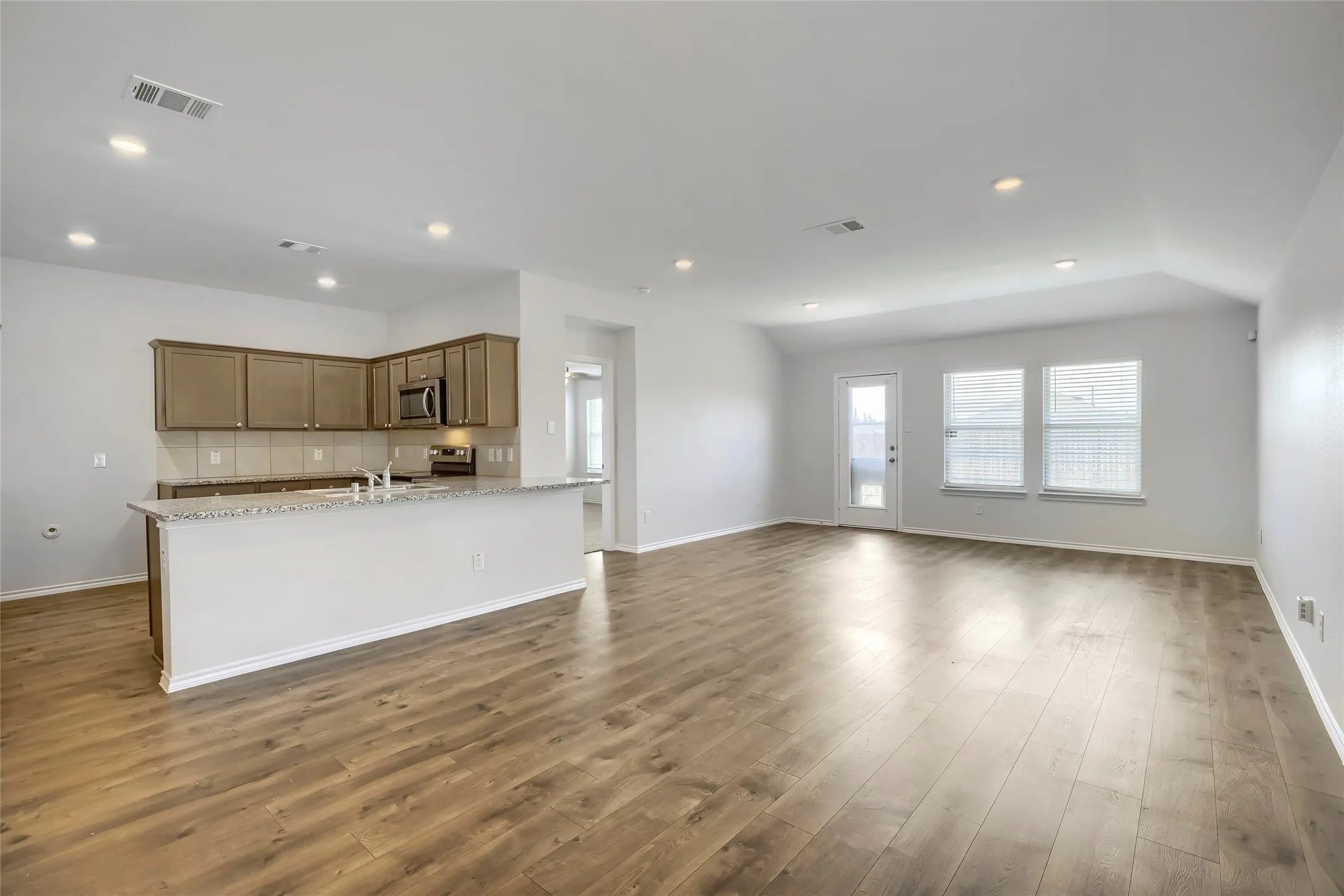 Single Family Residence For Sale in Rockwall County , 3327 Hawkins Drive, Fate, Texas 75189, 4 Bedroom, 2 Bathroom, Garage spaces, 2,054 Sqft, built in 2020, mls#21246558, Real Estate Agent in Fate, Homes For Sale in Rockwall county, Homes For Sale in Fate, Realtor in Fate Texas, Real Estate Brokerage Independent Realty Texas, Luminita Cordes Realtor