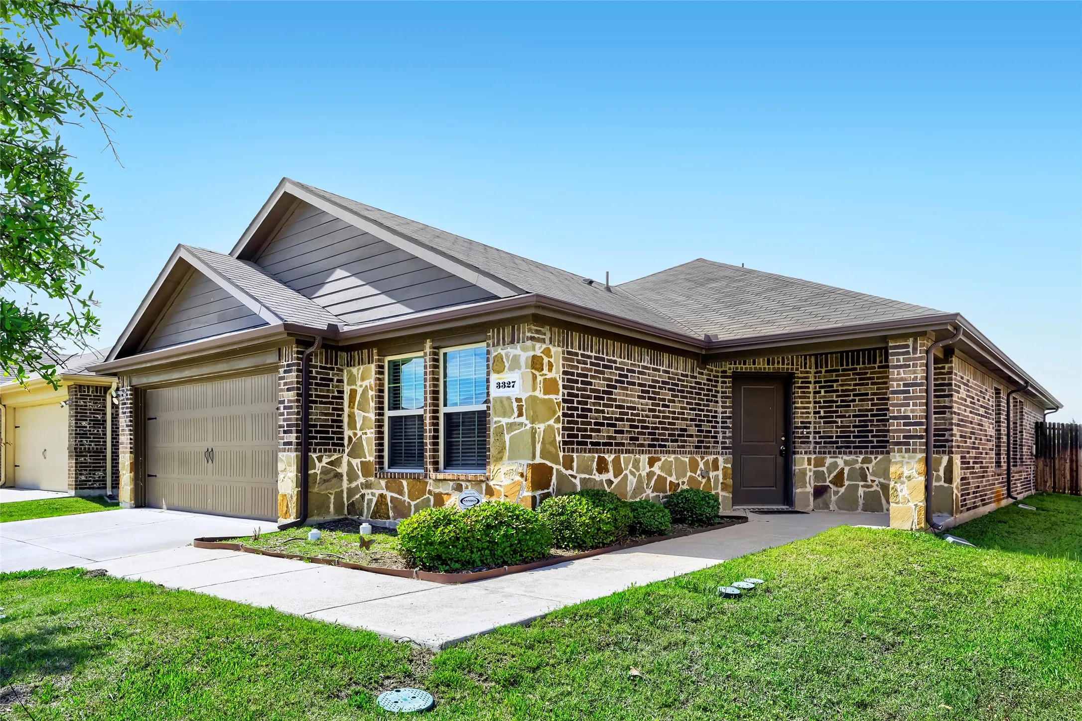Single Family Residence For Sale in Rockwall County , 3327 Hawkins Drive, Fate, Texas 75189, 4 Bedroom, 2 Bathroom, Garage spaces, 2,054 Sqft, built in 2020, mls#21246558, Real Estate Agent in Fate, Homes For Sale in Rockwall county, Homes For Sale in Fate, Realtor in Fate Texas, Real Estate Brokerage Independent Realty Texas, Luminita Cordes Realtor