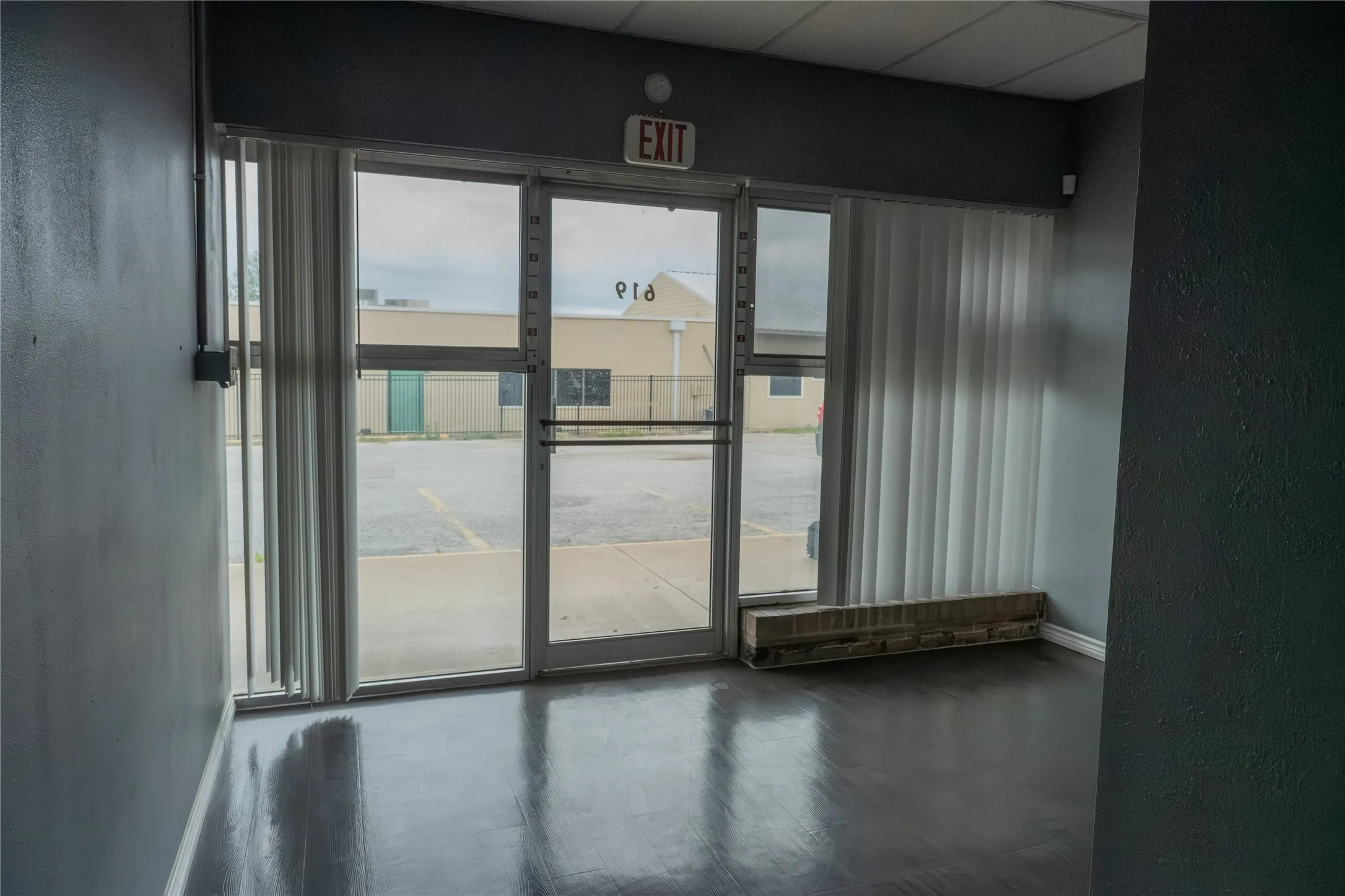 Office For Rent in Dallas County , 619 W. Marshall, Grand Prairie, Texas 75051, 0, 0, Garage spaces, 0 Sqft, built in 1970, Price $2,000, mls#21282657, Real Estate Agent in Grand Prairie, Homes For Rent in Dallas county, Homes For Rent in Grand Prairie, Realtor in Grand Prairie Texas, Real Estate Brokerage Independent Realty Texas, Luminita Cordes Realtor