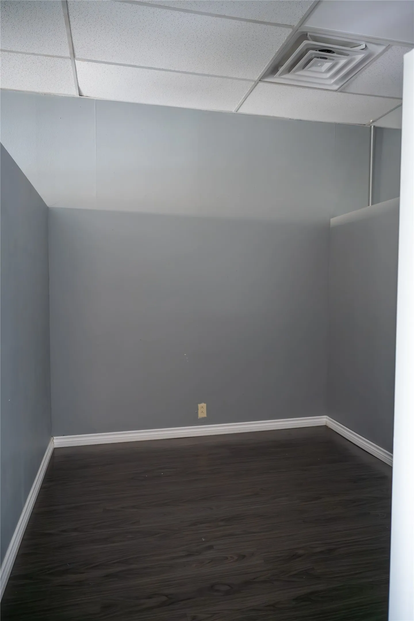 Office For Rent in Dallas County , 619 W. Marshall, Grand Prairie, Texas 75051, 0, 0, Garage spaces, 0 Sqft, built in 1970, Price $2,000, mls#21282657, Real Estate Agent in Grand Prairie, Homes For Rent in Dallas county, Homes For Rent in Grand Prairie, Realtor in Grand Prairie Texas, Real Estate Brokerage Independent Realty Texas, Luminita Cordes Realtor