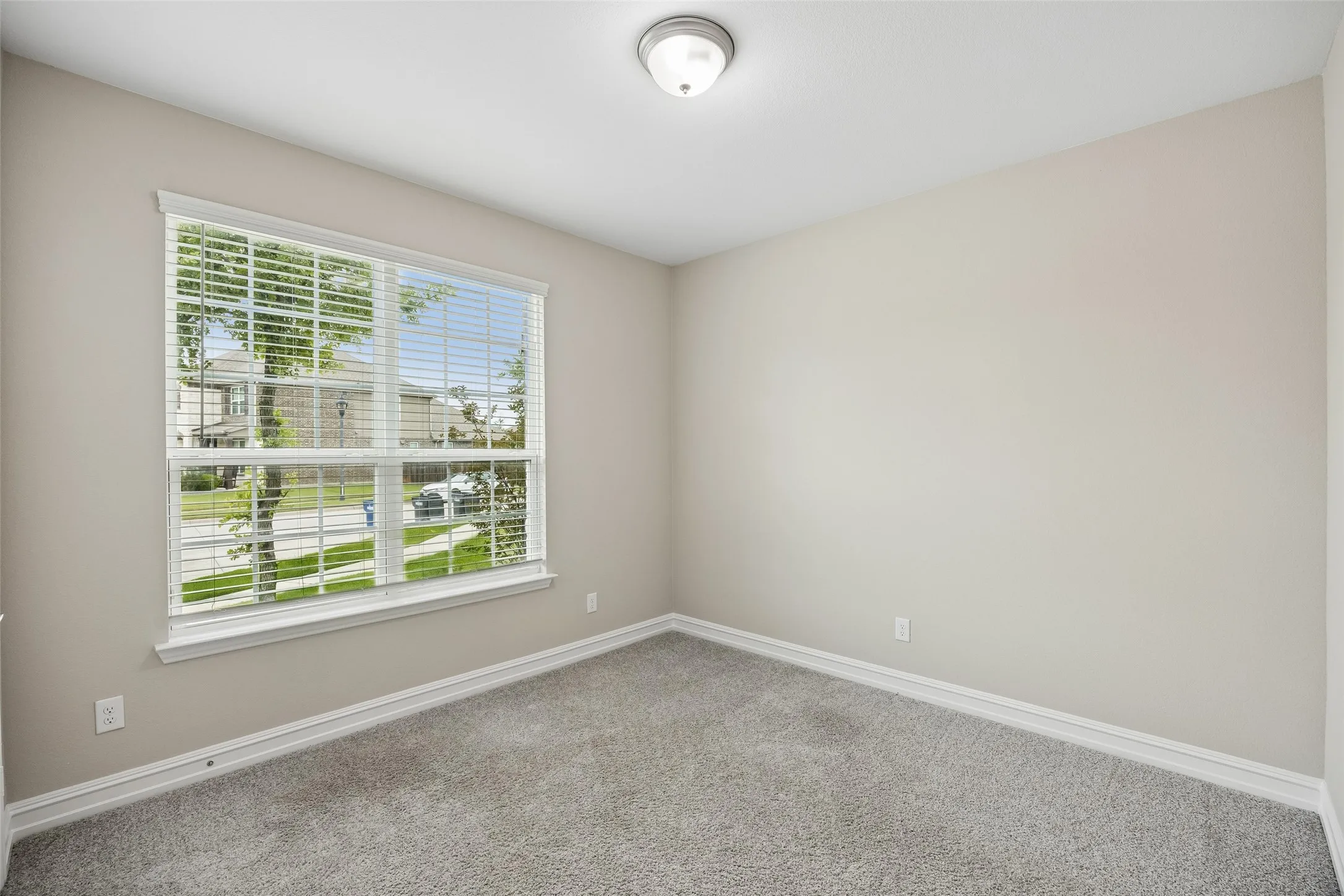 Single Family Residence For Sale in Collin County , 5600 Sheffield Drive, Mc Kinney, Texas 75071, 3 Bedroom, 2 Bathroom, 2 Garage spaces, 1,740 Sqft, built in 2019, mls#21282317, Real Estate Agent in Mc Kinney, Homes For Sale in Collin county, Homes For Sale in Mc Kinney, Realtor in Mc Kinney Texas, Real Estate Brokerage Independent Realty Texas, Luminita Cordes Realtor