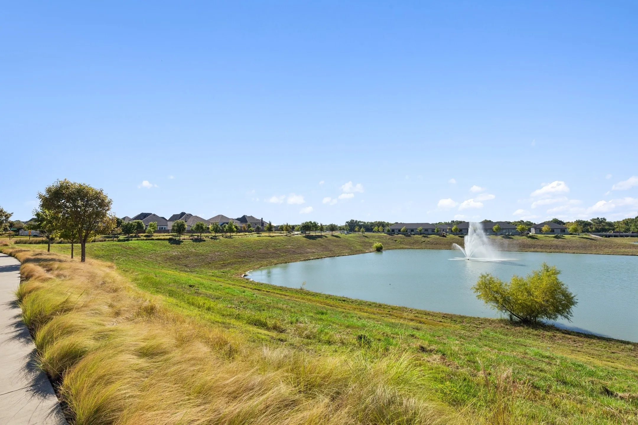 Single Family Residence For Sale in Collin County , 5600 Sheffield Drive, Mc Kinney, Texas 75071, 3 Bedroom, 2 Bathroom, 2 Garage spaces, 1,740 Sqft, built in 2019, mls#21282317, Real Estate Agent in Mc Kinney, Homes For Sale in Collin county, Homes For Sale in Mc Kinney, Realtor in Mc Kinney Texas, Real Estate Brokerage Independent Realty Texas, Luminita Cordes Realtor