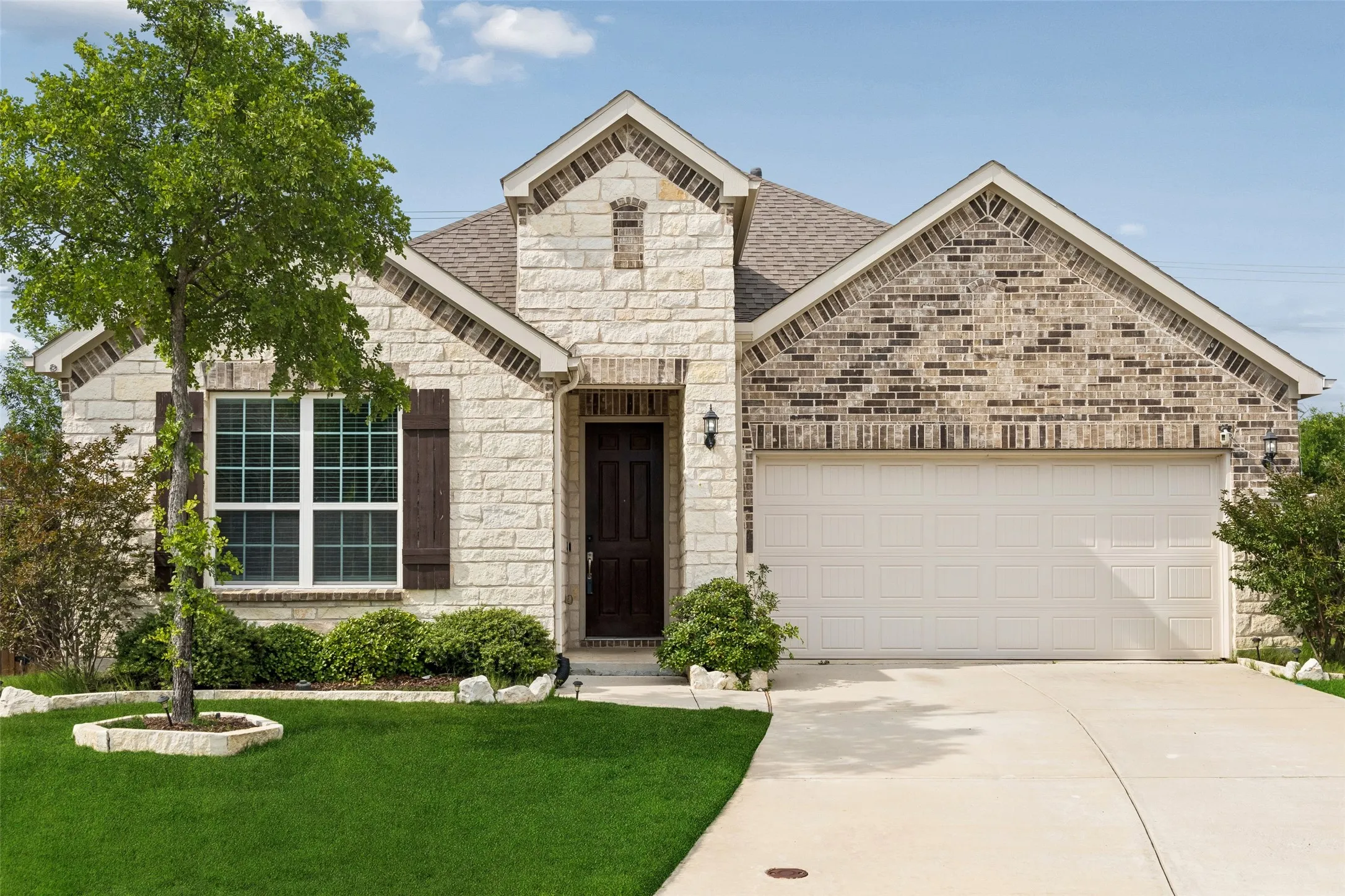 Single Family Residence For Sale in Collin County , 5600 Sheffield Drive, Mc Kinney, Texas 75071, 3 Bedroom, 2 Bathroom, 2 Garage spaces, 1,740 Sqft, built in 2019, mls#21282317, Real Estate Agent in Mc Kinney, Homes For Sale in Collin county, Homes For Sale in Mc Kinney, Realtor in Mc Kinney Texas, Real Estate Brokerage Independent Realty Texas, Luminita Cordes Realtor