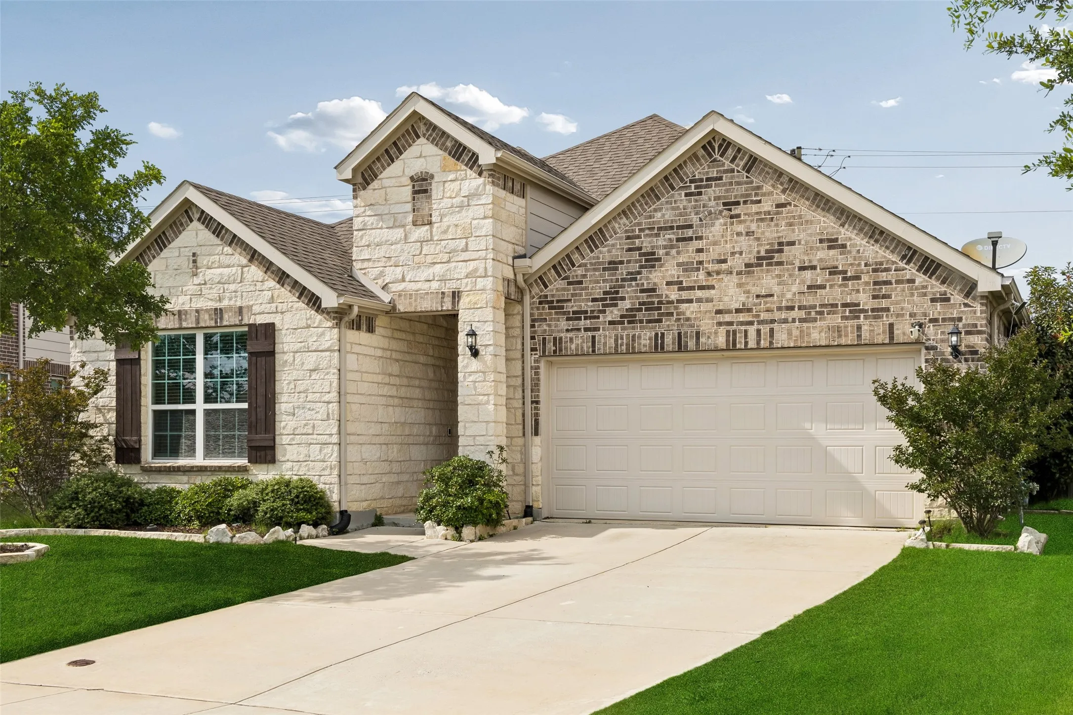 Single Family Residence For Sale in Collin County , 5600 Sheffield Drive, Mc Kinney, Texas 75071, 3 Bedroom, 2 Bathroom, 2 Garage spaces, 1,740 Sqft, built in 2019, mls#21282317, Real Estate Agent in Mc Kinney, Homes For Sale in Collin county, Homes For Sale in Mc Kinney, Realtor in Mc Kinney Texas, Real Estate Brokerage Independent Realty Texas, Luminita Cordes Realtor