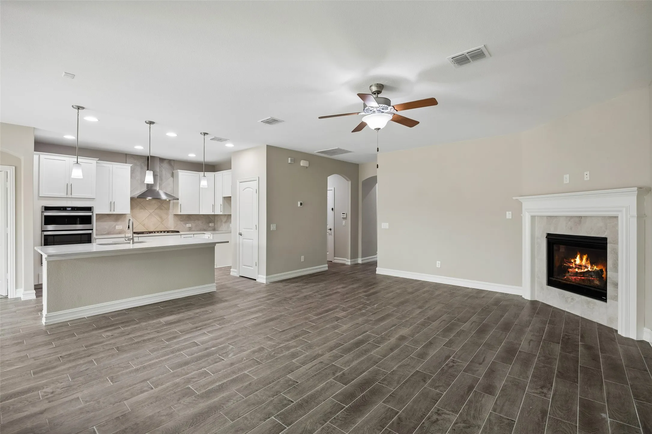 Single Family Residence For Sale in Collin County , 5600 Sheffield Drive, Mc Kinney, Texas 75071, 3 Bedroom, 2 Bathroom, 2 Garage spaces, 1,740 Sqft, built in 2019, mls#21282317, Real Estate Agent in Mc Kinney, Homes For Sale in Collin county, Homes For Sale in Mc Kinney, Realtor in Mc Kinney Texas, Real Estate Brokerage Independent Realty Texas, Luminita Cordes Realtor