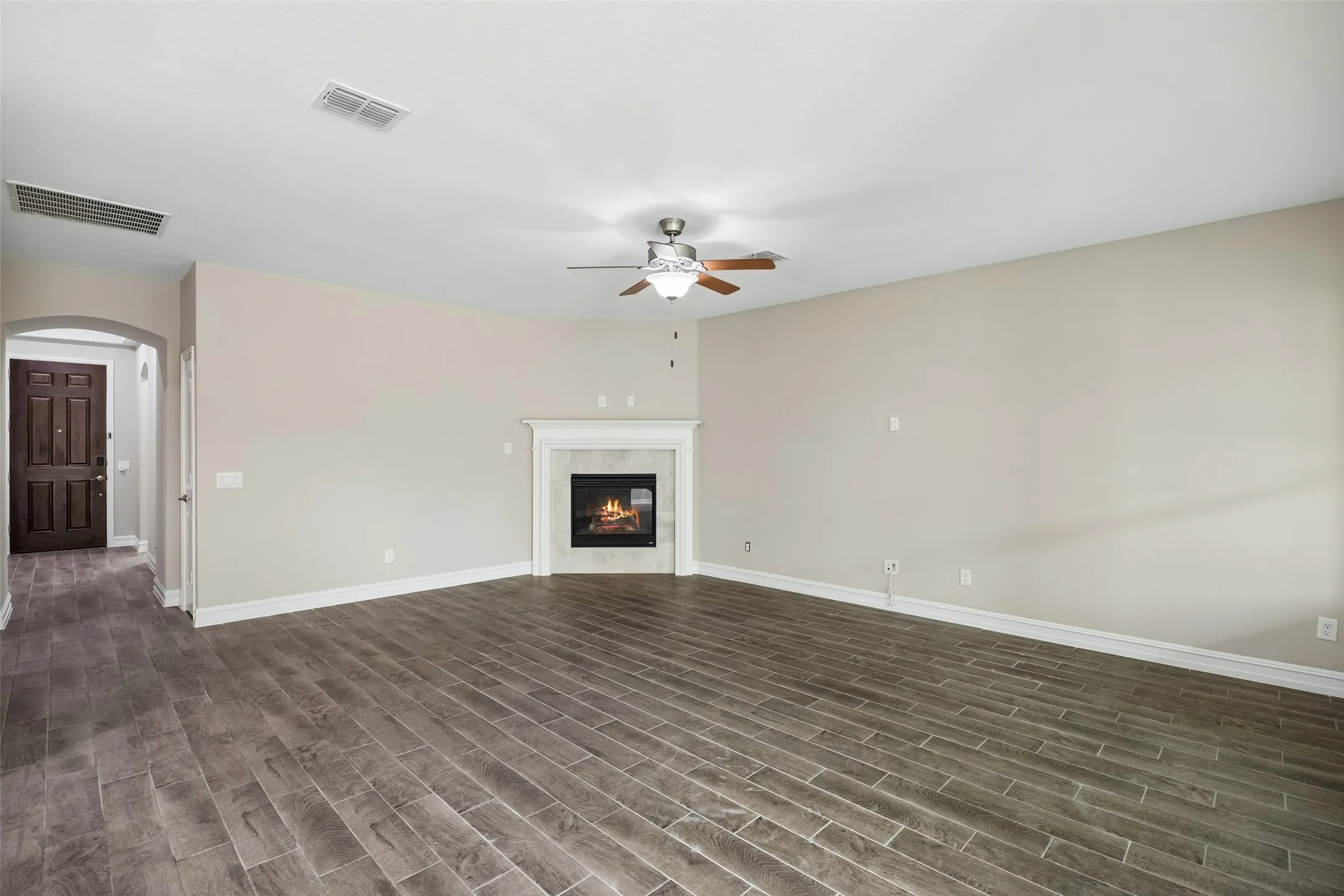 Single Family Residence For Sale in Collin County , 5600 Sheffield Drive, Mc Kinney, Texas 75071, 3 Bedroom, 2 Bathroom, 2 Garage spaces, 1,740 Sqft, built in 2019, mls#21282317, Real Estate Agent in Mc Kinney, Homes For Sale in Collin county, Homes For Sale in Mc Kinney, Realtor in Mc Kinney Texas, Real Estate Brokerage Independent Realty Texas, Luminita Cordes Realtor