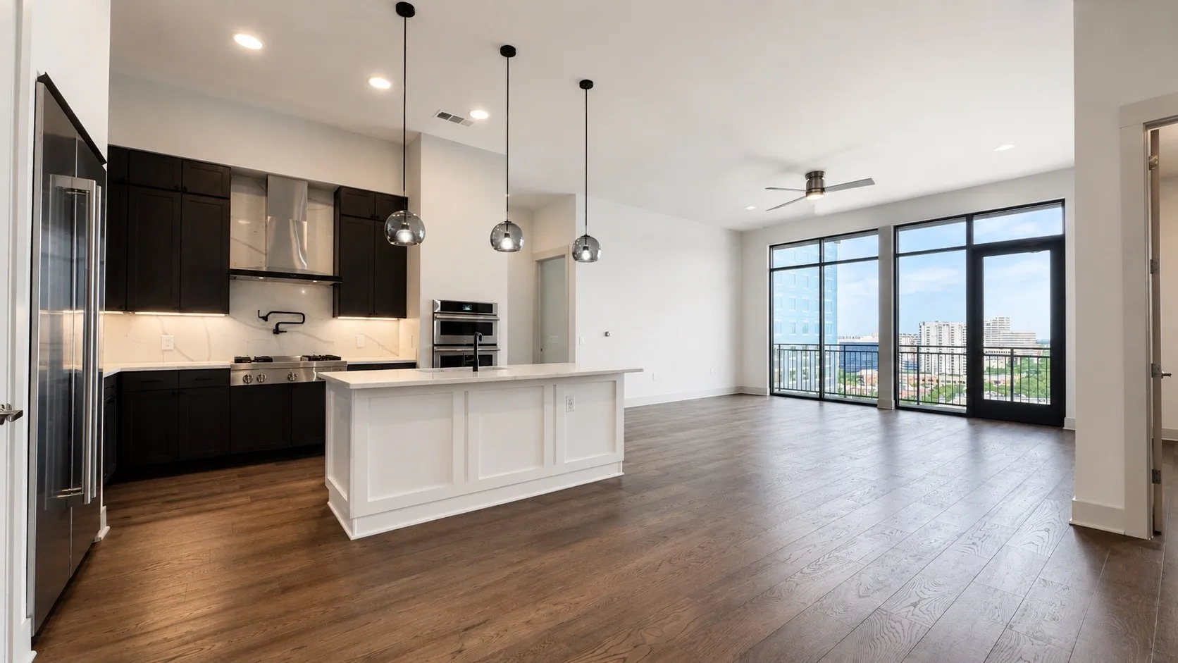 Apartment For Rent in Dallas County , 3330 Oak Grove Avenue 1307, Dallas, Texas 75204, 3 Bedroom, 3 Bathroom, 2 Garage spaces, 2,124 Sqft, built in 2021, mls#21291771, Real Estate Agent in Dallas, Homes For Rent in Dallas county, Homes For Rent in Dallas, Realtor in Dallas Texas, Real Estate Brokerage Independent Realty Texas, Luminita Cordes Realtor