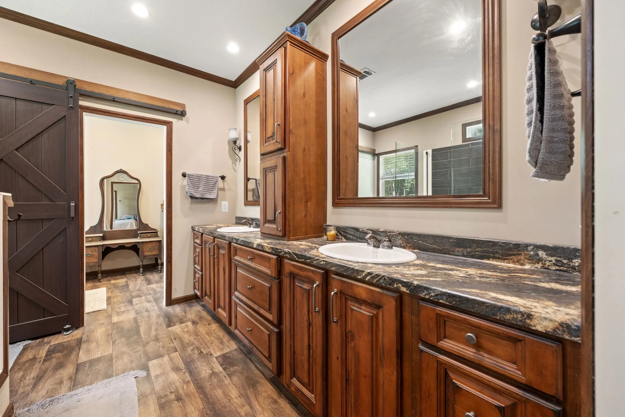 Mobile Home For Sale in Henderson County , 18390 Pine Drive, Eustace, Texas 75124, 3 Bedroom, 2 Bathroom, Garage spaces, 1,740 Sqft, built in 2018, mls#21280816, Real Estate Agent in Eustace, Homes For Sale in Henderson county, Homes For Sale in Eustace, Realtor in Eustace Texas, Real Estate Brokerage Independent Realty Texas, Luminita Cordes Realtor