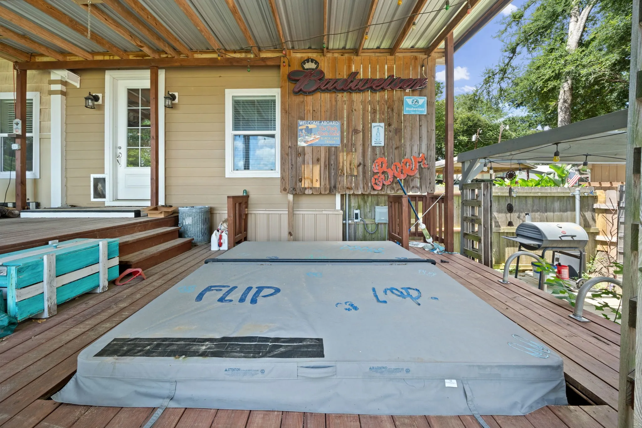 Mobile Home For Sale in Henderson County , 18390 Pine Drive, Eustace, Texas 75124, 3 Bedroom, 2 Bathroom, Garage spaces, 1,740 Sqft, built in 2018, mls#21280816, Real Estate Agent in Eustace, Homes For Sale in Henderson county, Homes For Sale in Eustace, Realtor in Eustace Texas, Real Estate Brokerage Independent Realty Texas, Luminita Cordes Realtor