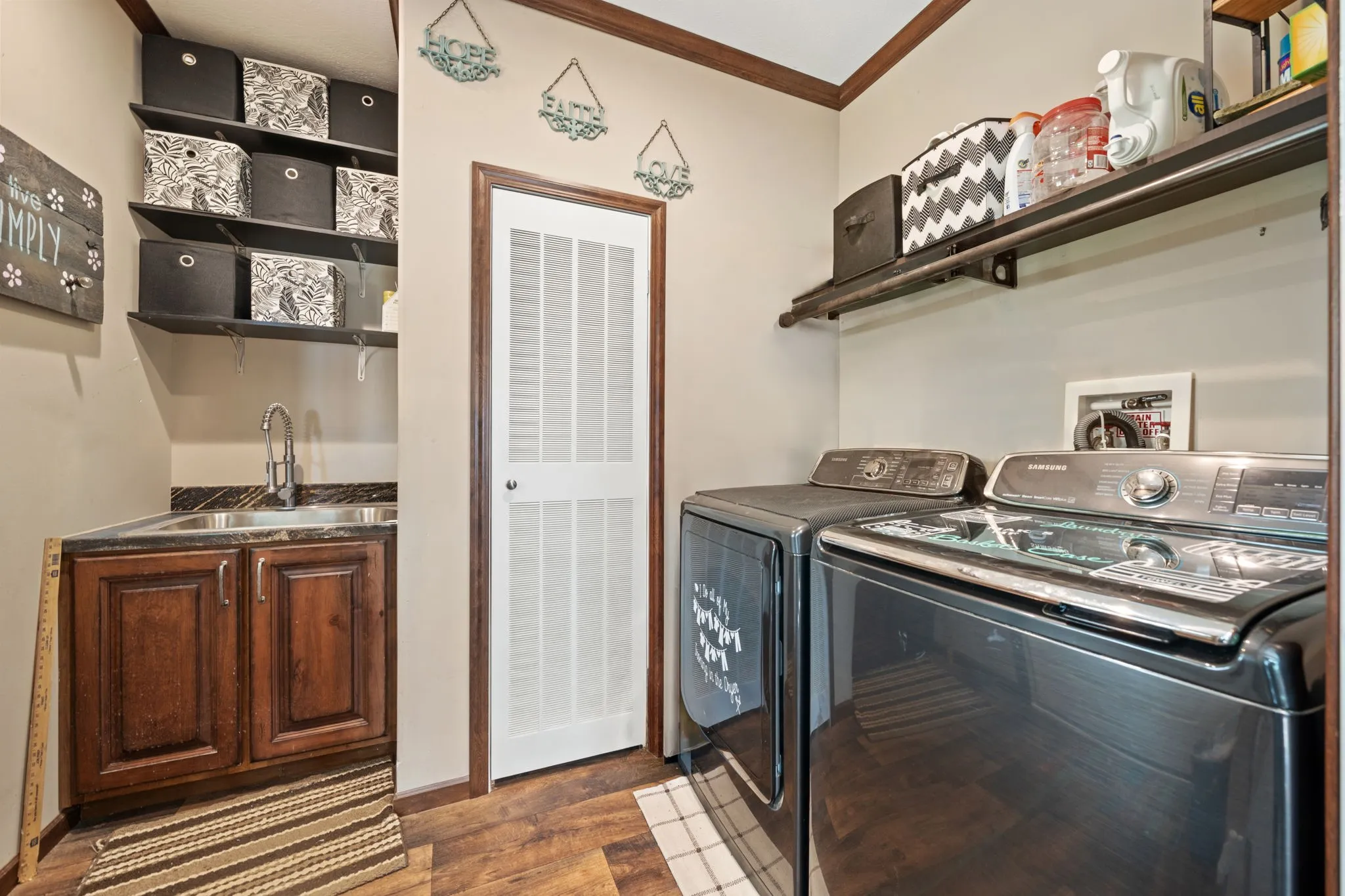 Mobile Home For Sale in Henderson County , 18390 Pine Drive, Eustace, Texas 75124, 3 Bedroom, 2 Bathroom, Garage spaces, 1,740 Sqft, built in 2018, mls#21280816, Real Estate Agent in Eustace, Homes For Sale in Henderson county, Homes For Sale in Eustace, Realtor in Eustace Texas, Real Estate Brokerage Independent Realty Texas, Luminita Cordes Realtor