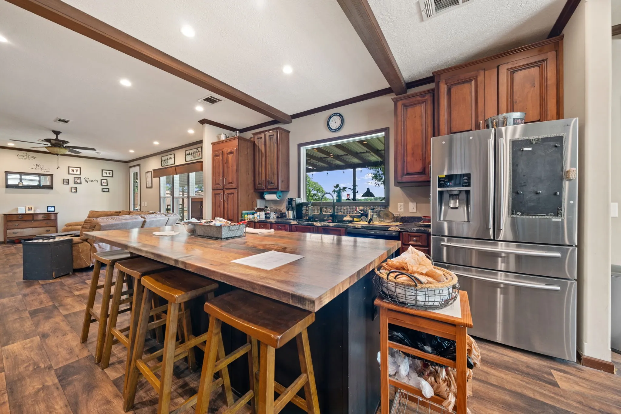 Mobile Home For Sale in Henderson County , 18390 Pine Drive, Eustace, Texas 75124, 3 Bedroom, 2 Bathroom, Garage spaces, 1,740 Sqft, built in 2018, mls#21280816, Real Estate Agent in Eustace, Homes For Sale in Henderson county, Homes For Sale in Eustace, Realtor in Eustace Texas, Real Estate Brokerage Independent Realty Texas, Luminita Cordes Realtor