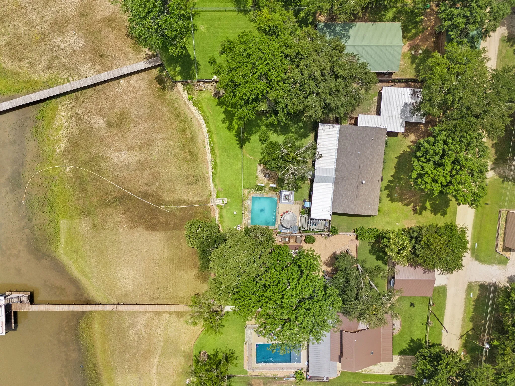 Mobile Home For Sale in Henderson County , 18390 Pine Drive, Eustace, Texas 75124, 3 Bedroom, 2 Bathroom, Garage spaces, 1,740 Sqft, built in 2018, mls#21280816, Real Estate Agent in Eustace, Homes For Sale in Henderson county, Homes For Sale in Eustace, Realtor in Eustace Texas, Real Estate Brokerage Independent Realty Texas, Luminita Cordes Realtor