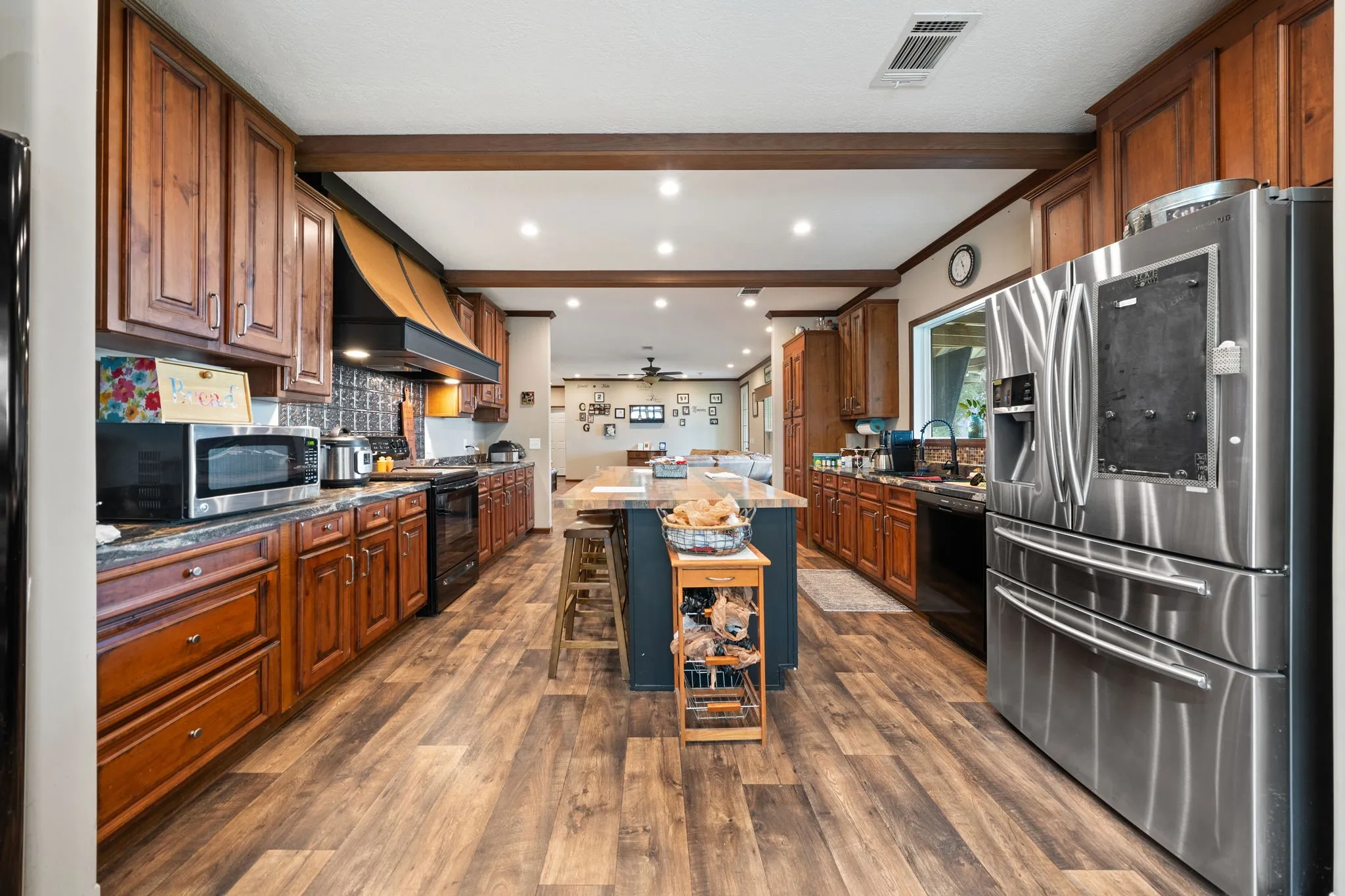 Mobile Home For Sale in Henderson County , 18390 Pine Drive, Eustace, Texas 75124, 3 Bedroom, 2 Bathroom, Garage spaces, 1,740 Sqft, built in 2018, mls#21280816, Real Estate Agent in Eustace, Homes For Sale in Henderson county, Homes For Sale in Eustace, Realtor in Eustace Texas, Real Estate Brokerage Independent Realty Texas, Luminita Cordes Realtor