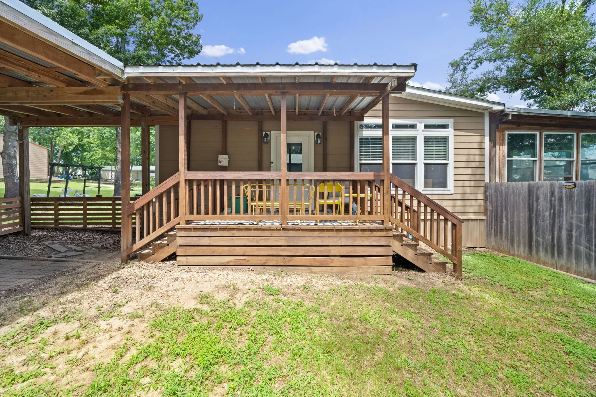 Mobile Home For Sale in Henderson County , 18390 Pine Drive, Eustace, Texas 75124, 3 Bedroom, 2 Bathroom, Garage spaces, 1,740 Sqft, built in 2018, mls#21280816, Real Estate Agent in Eustace, Homes For Sale in Henderson county, Homes For Sale in Eustace, Realtor in Eustace Texas, Real Estate Brokerage Independent Realty Texas, Luminita Cordes Realtor