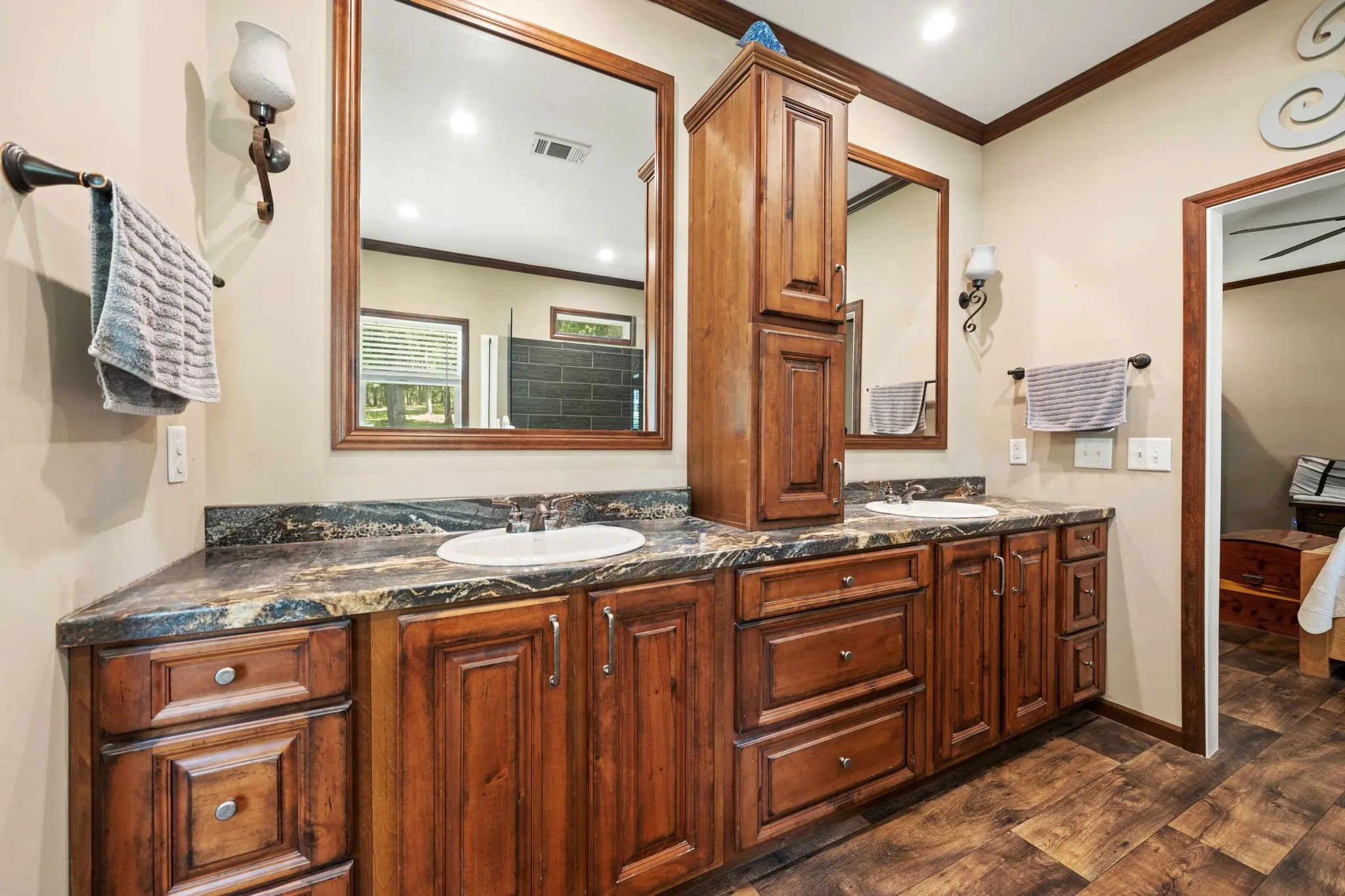 Mobile Home For Sale in Henderson County , 18390 Pine Drive, Eustace, Texas 75124, 3 Bedroom, 2 Bathroom, Garage spaces, 1,740 Sqft, built in 2018, mls#21280816, Real Estate Agent in Eustace, Homes For Sale in Henderson county, Homes For Sale in Eustace, Realtor in Eustace Texas, Real Estate Brokerage Independent Realty Texas, Luminita Cordes Realtor