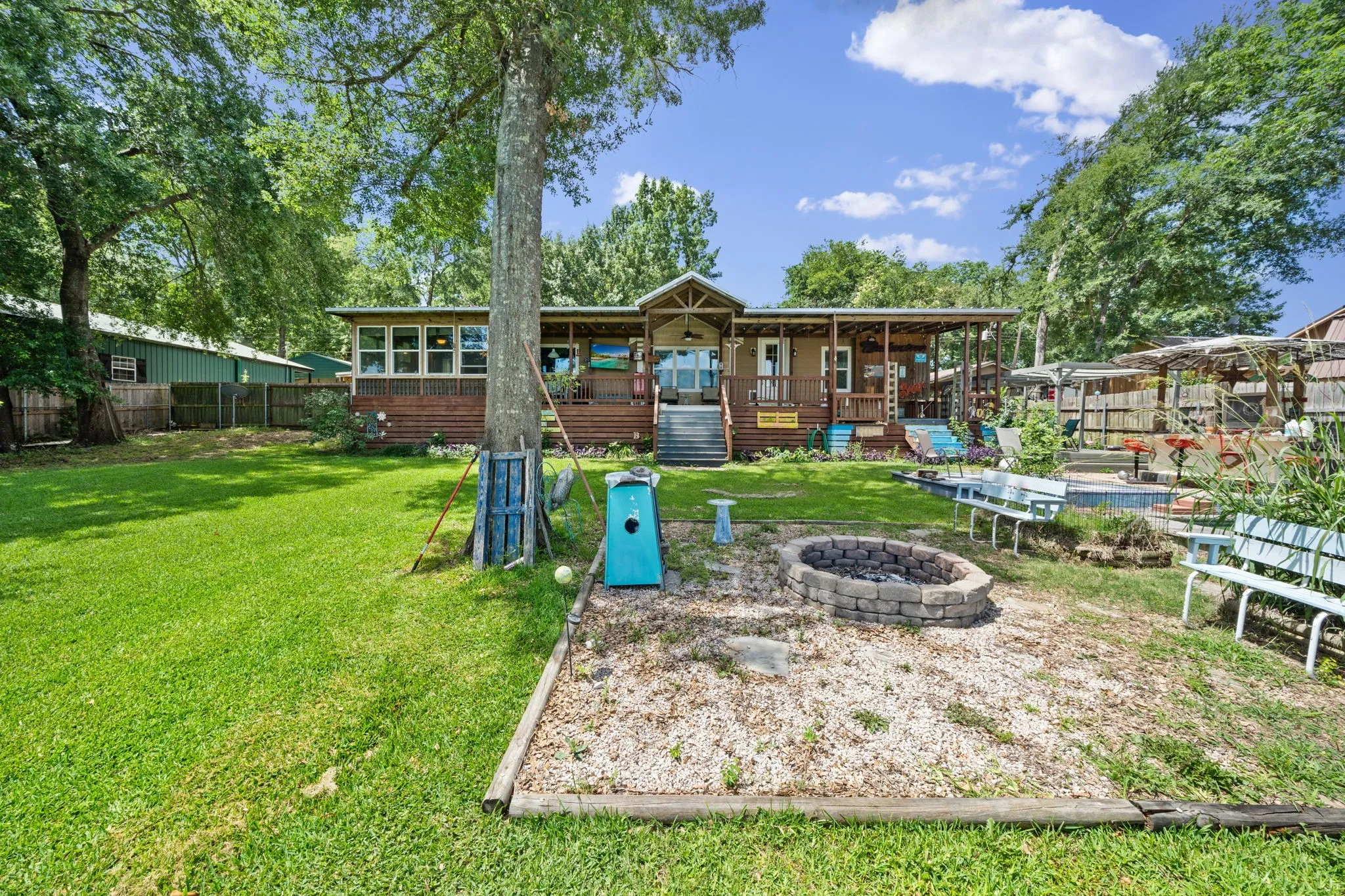 Mobile Home For Sale in Henderson County , 18390 Pine Drive, Eustace, Texas 75124, 3 Bedroom, 2 Bathroom, Garage spaces, 1,740 Sqft, built in 2018, mls#21280816, Real Estate Agent in Eustace, Homes For Sale in Henderson county, Homes For Sale in Eustace, Realtor in Eustace Texas, Real Estate Brokerage Independent Realty Texas, Luminita Cordes Realtor