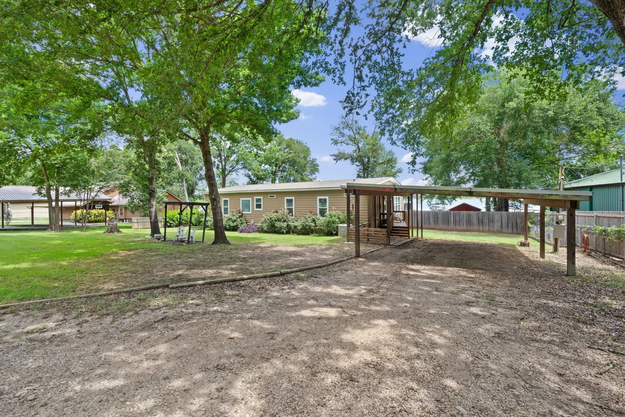 Mobile Home For Sale in Henderson County , 18390 Pine Drive, Eustace, Texas 75124, 3 Bedroom, 2 Bathroom, Garage spaces, 1,740 Sqft, built in 2018, mls#21280816, Real Estate Agent in Eustace, Homes For Sale in Henderson county, Homes For Sale in Eustace, Realtor in Eustace Texas, Real Estate Brokerage Independent Realty Texas, Luminita Cordes Realtor