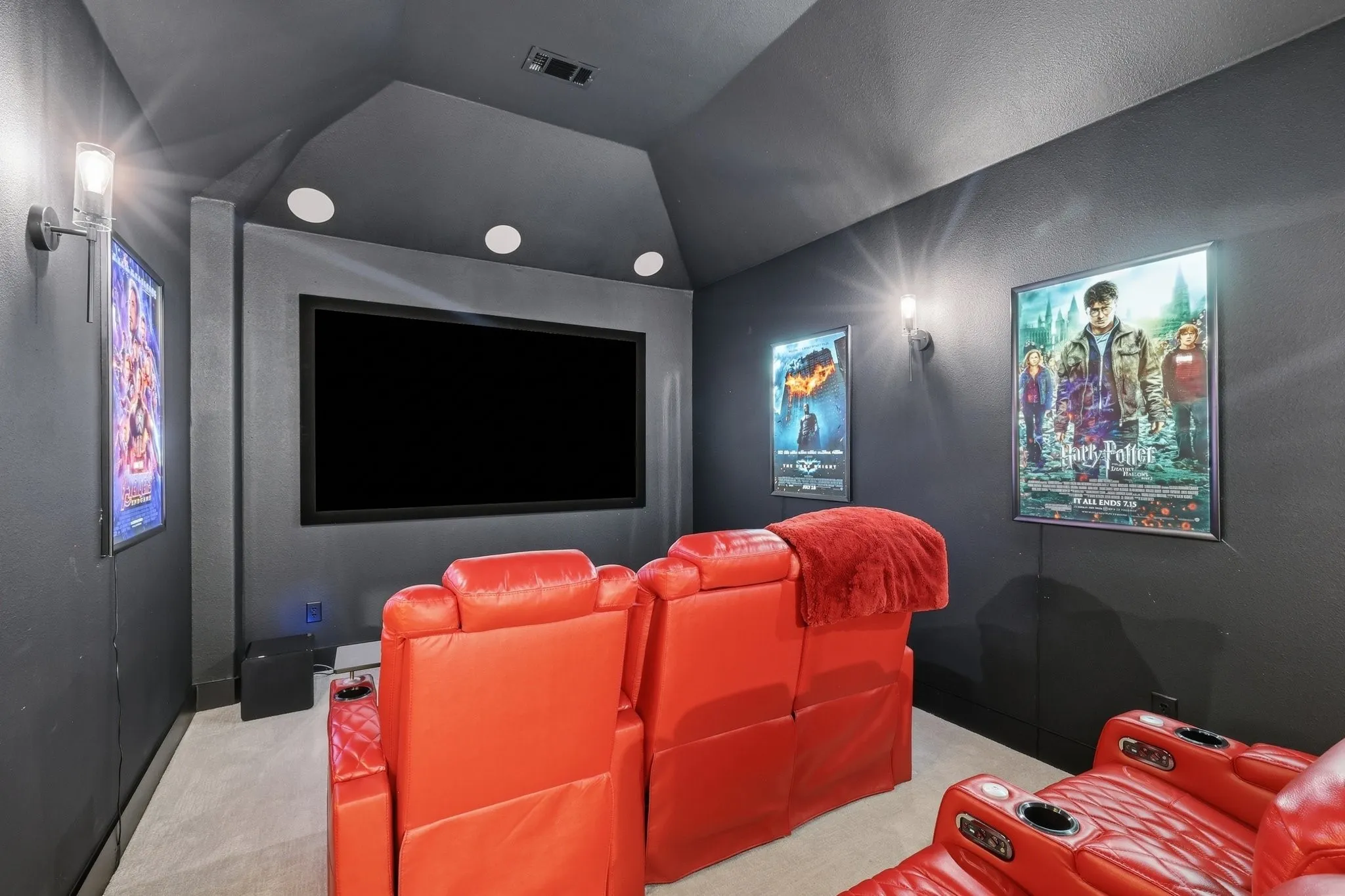 210 Canyon Oaks, Argyle, TX 76226 - Media Room - Dedicated media room with a large screen display and recessed ceiling lighting