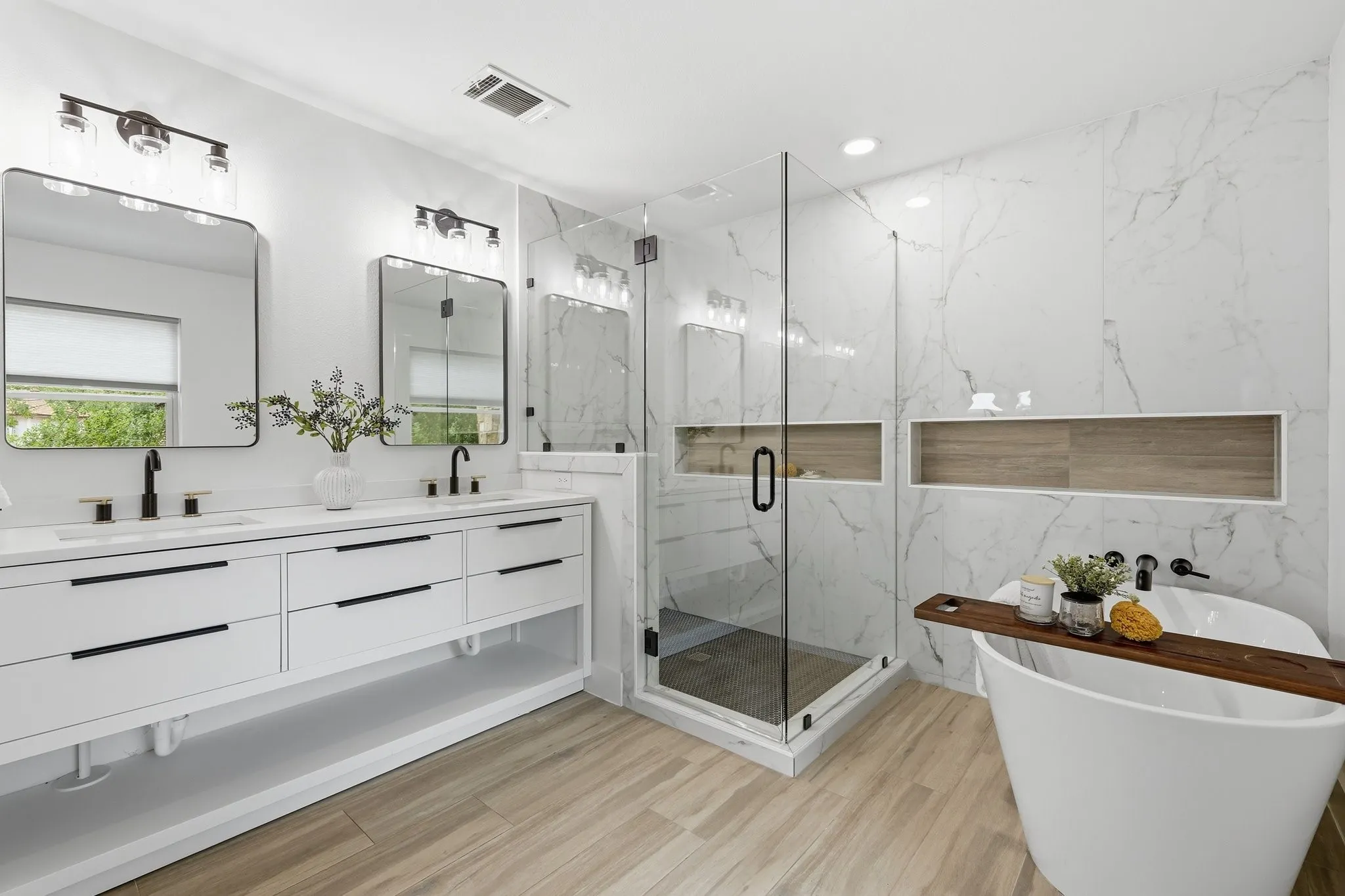 210 Canyon Oaks, Argyle, TX 76226 - Secondary suite with private entrance - Secondary Suite bathroom - Modern bathroom featuring a dual vanity with white cabinetry and black hardware