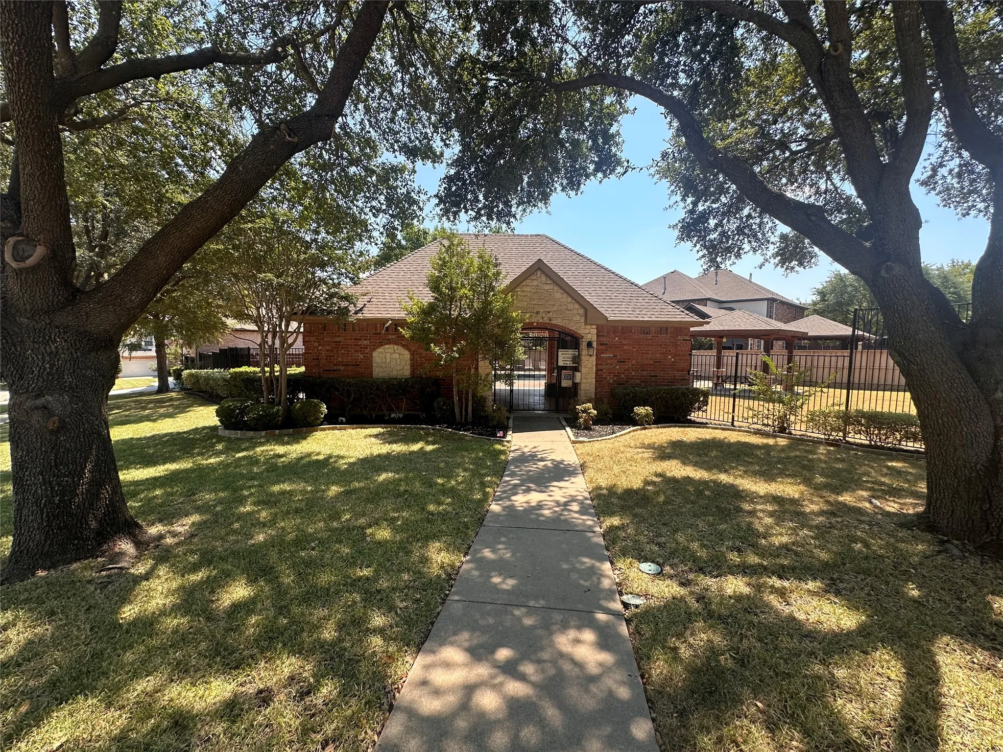 Single Family Residence For Sale in Collin County , 4705 Virginia Woods Drive, Mc Kinney, Texas 75071, 4 Bedroom, 4 Bathroom, 2 Garage spaces, 3,946 Sqft, built in 2002, mls#21291770, Real Estate Agent in Mc Kinney, Homes For Sale in Collin county, Homes For Sale in Mc Kinney, Realtor in Mc Kinney Texas, Real Estate Brokerage Independent Realty Texas, Luminita Cordes Realtor
