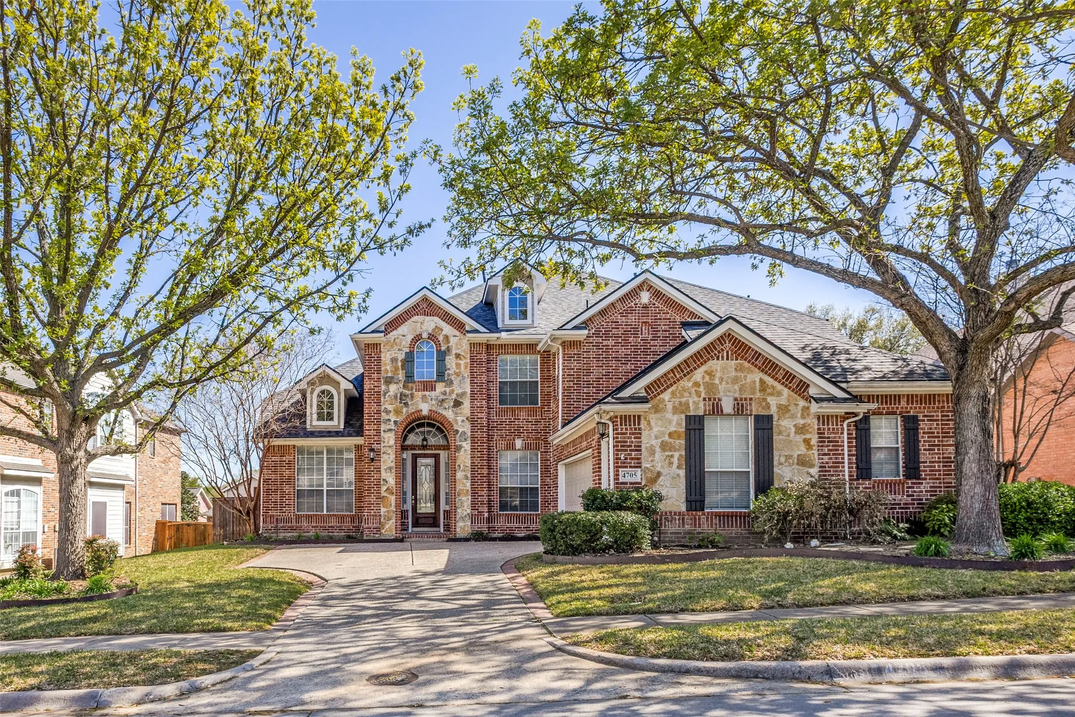 Single Family Residence For Sale in Collin County , 4705 Virginia Woods Drive, Mc Kinney, Texas 75071, 4 Bedroom, 4 Bathroom, 2 Garage spaces, 3,946 Sqft, built in 2002, mls#21291770, Real Estate Agent in Mc Kinney, Homes For Sale in Collin county, Homes For Sale in Mc Kinney, Realtor in Mc Kinney Texas, Real Estate Brokerage Independent Realty Texas, Luminita Cordes Realtor