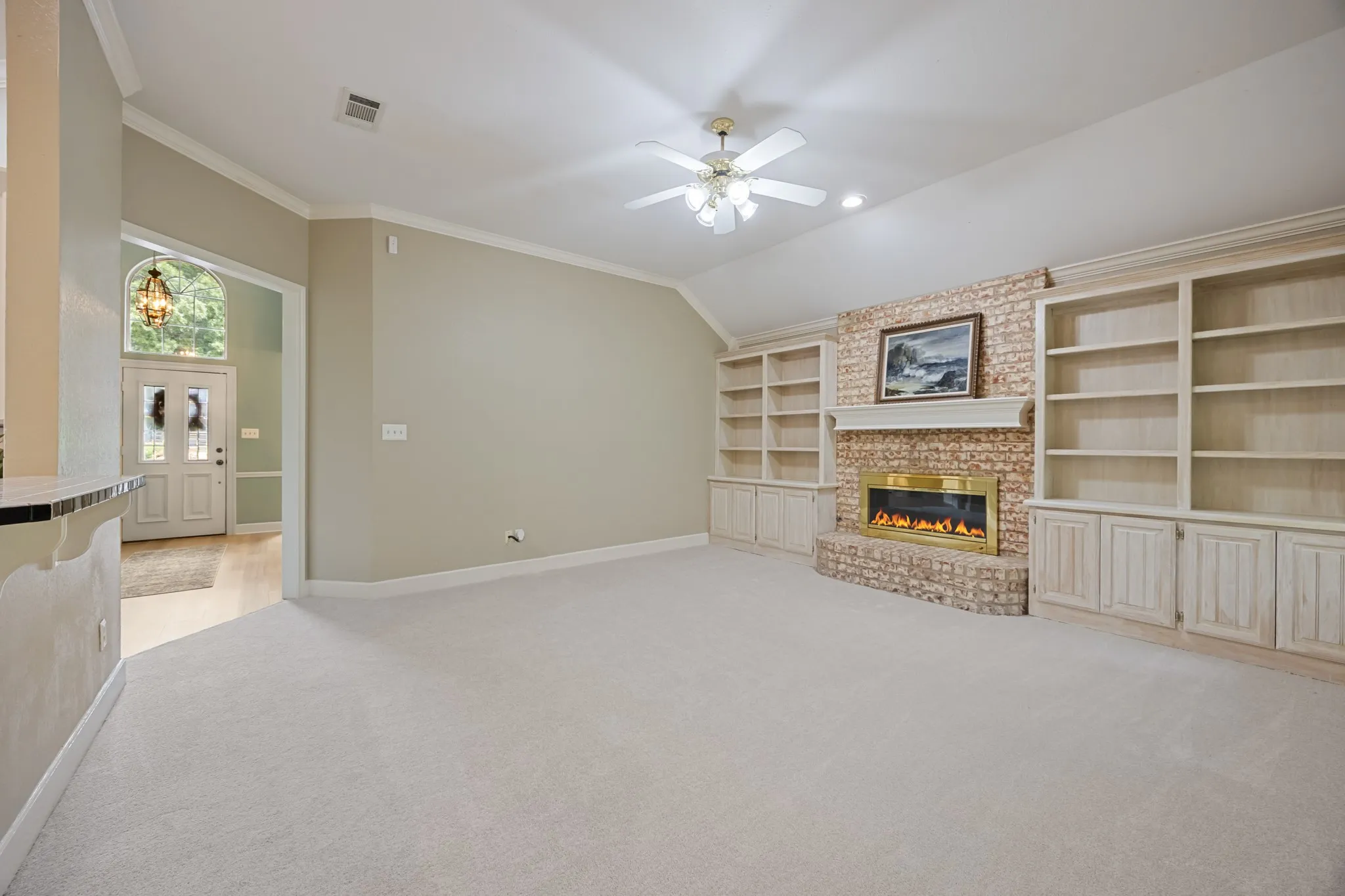Single Family Residence For Sale in Rockwall County , 5504 Yacht Club Drive, Rockwall, Texas 75032, 3 Bedroom, 2 Bathroom, 2 Garage spaces, 2,103 Sqft, built in 1990, mls#21291711, Real Estate Agent in Rockwall, Homes For Sale in Rockwall county, Homes For Sale in Rockwall, Realtor in Rockwall Texas, Real Estate Brokerage Independent Realty Texas, Luminita Cordes Realtor